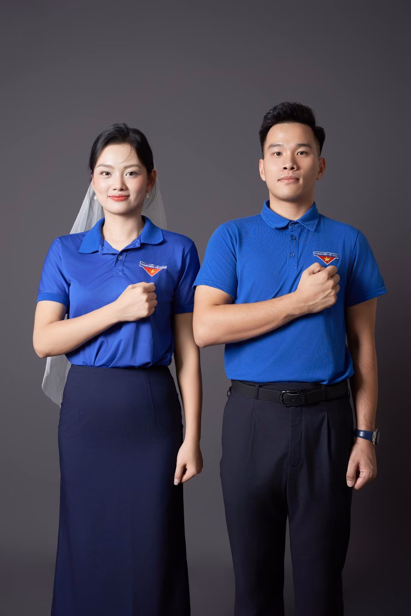 Thu Hoài cho biết cô nhận được lời cầu hôn của bạn trai hồi tháng 5, đúng sinh nhật 26 tuổi. "Khoảnh khắc được bạn trai cầu hôn, tôi khá bối rối. Tuy nhiên, chúng tôi đã có thời gian tìm hiểu vừa đủ để quyết định về chung một nhà. Tôi chuẩn bị tâm lý để bước vào cuộc sống hôn nhân", cô tâm sự.