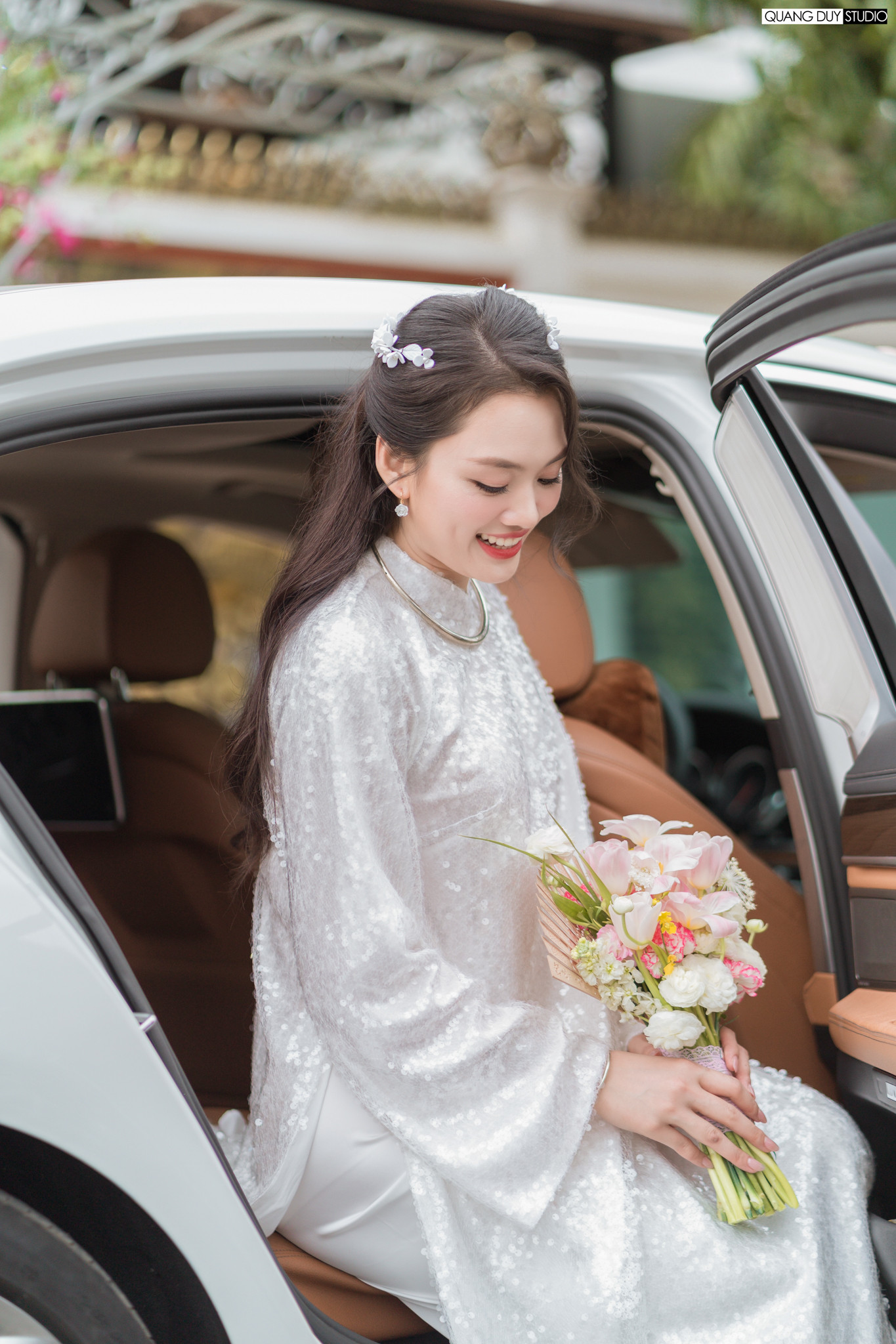 Thu Hoài là chuyền hai của CLB ViettinBank. Cô từng đi vào lịch sử khi là chuyền hai đầu tiên giành danh hiệu chuyền hai xuất sắc nhất giải bóng chuyền trẻ vô địch Đông Nam Á 2016. Ngoài việc thi đấu cho CLB và ĐTQG, Thu Hoài còn là sinh viên của trường Đại học Kinh tế thuộc Đại học Quốc gia Hà Nội.