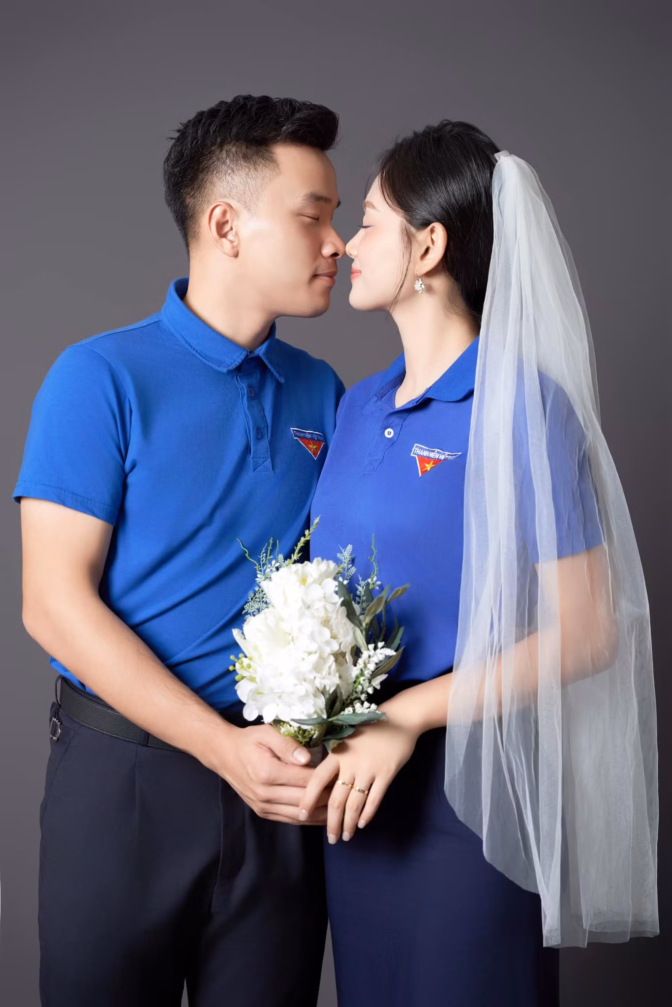 Thu Hoài là chuyền hai của CLB VietinBank. Cô từng ghi dấu ấn khi là chuyền hai đầu tiên giành danh hiệu chuyền hai xuất sắc nhất giải bóng chuyền trẻ vô địch Đông Nam Á 2016.