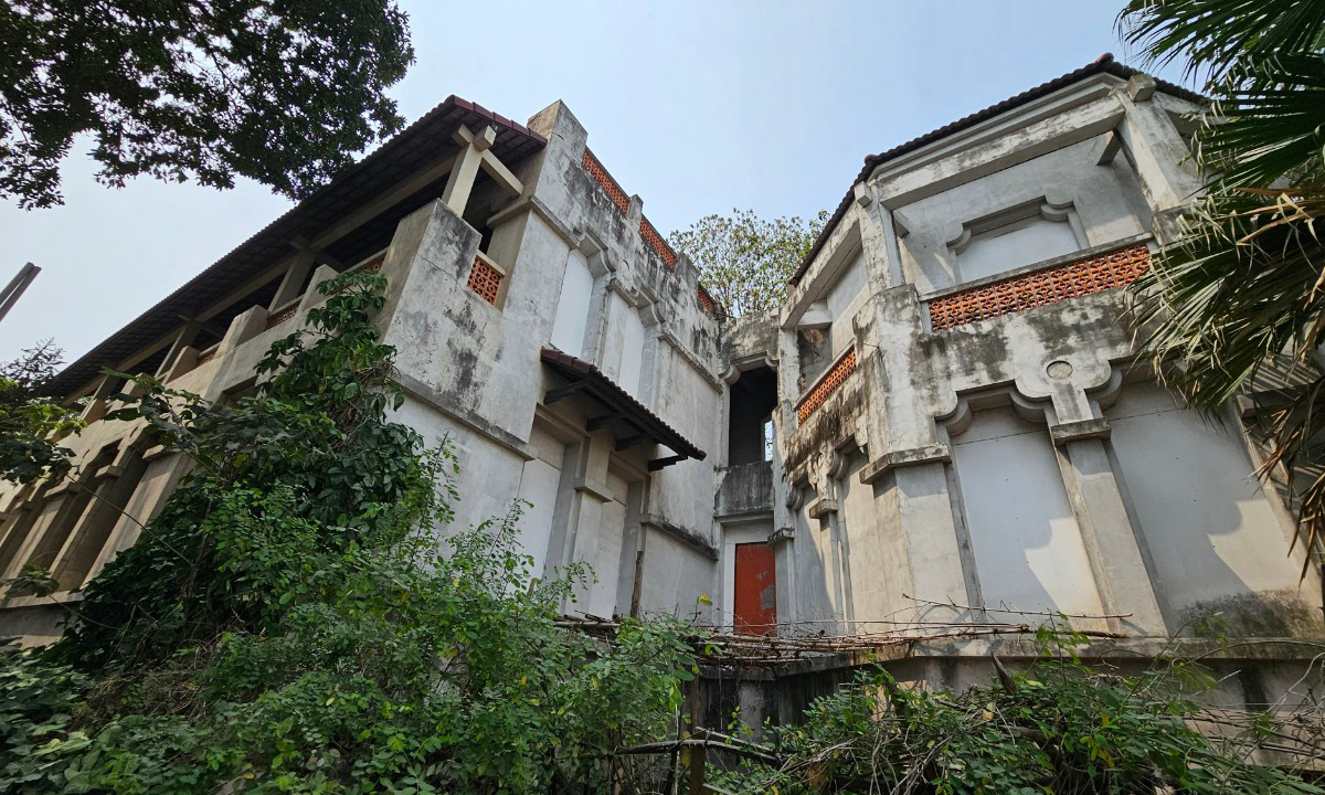 Đa số những công trình không phép tại Cảng Hà Nội đang bỏ hoang lãng phí nhiều năm.