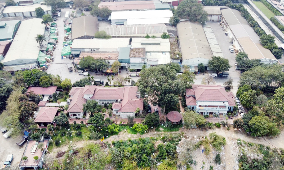 Công trình “khủng” không phép xây theo kiểu biệt phủ để ở trên đất Cảng Hà Nội.