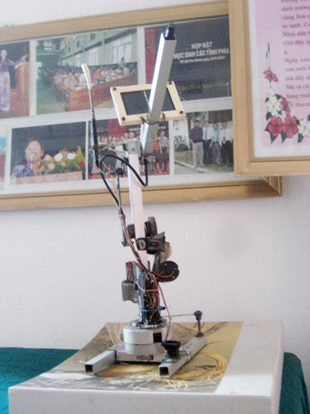 Thiết bị định hướng cho bộ thu năng lượng mặt trời. Thiết bị định hướng cho bộ thu năng lượng mặt trời