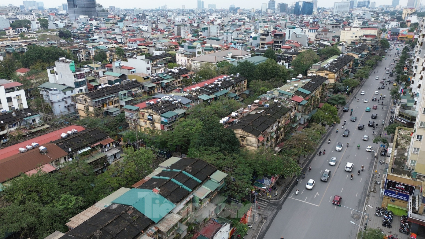 Tương tự, Khu tập thể Trung Tự có diện tích khoảng 13,2ha, thuộc địa giới hành chính phường Trung Tự và phường Phương Liên (quận Đống Đa). Khu tập thể này được xây dựng từ những năm 1970-1980. Tương tự, Khu tập thể Trung Tự có diện tích khoảng 13,2ha, thuộc địa giới hành chính phường Trung Tự và phường Phương Liên (quận Đống Đa). Khu tập thể này được xây dựng từ những năm 1970-1980.