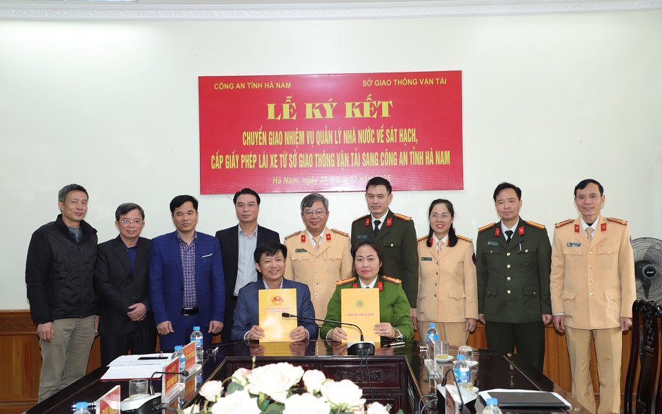 Công an tỉnh Hà Nam và Sở GTVT Hà Nam ký biên bản chuyển giao nhiệm vụ