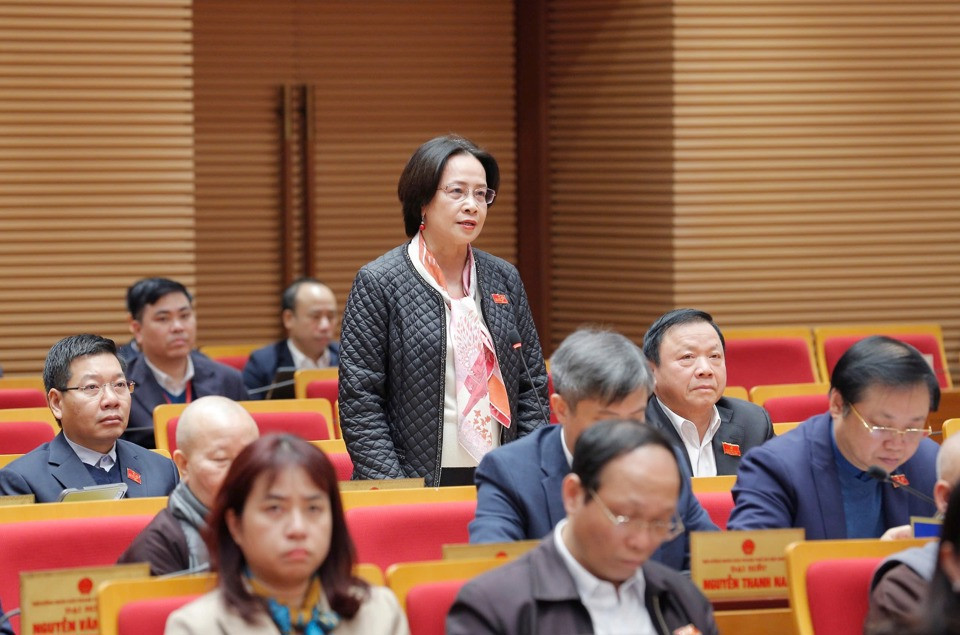 Đại biểu thảo luận, đề xuất các giải pháp nhằm đạt mục tiêu tăng trưởng trên 8% năm 2025. Đại biểu thảo luận, đề xuất các giải pháp nhằm đạt mục tiêu tăng trưởng trên 8% năm 2025.