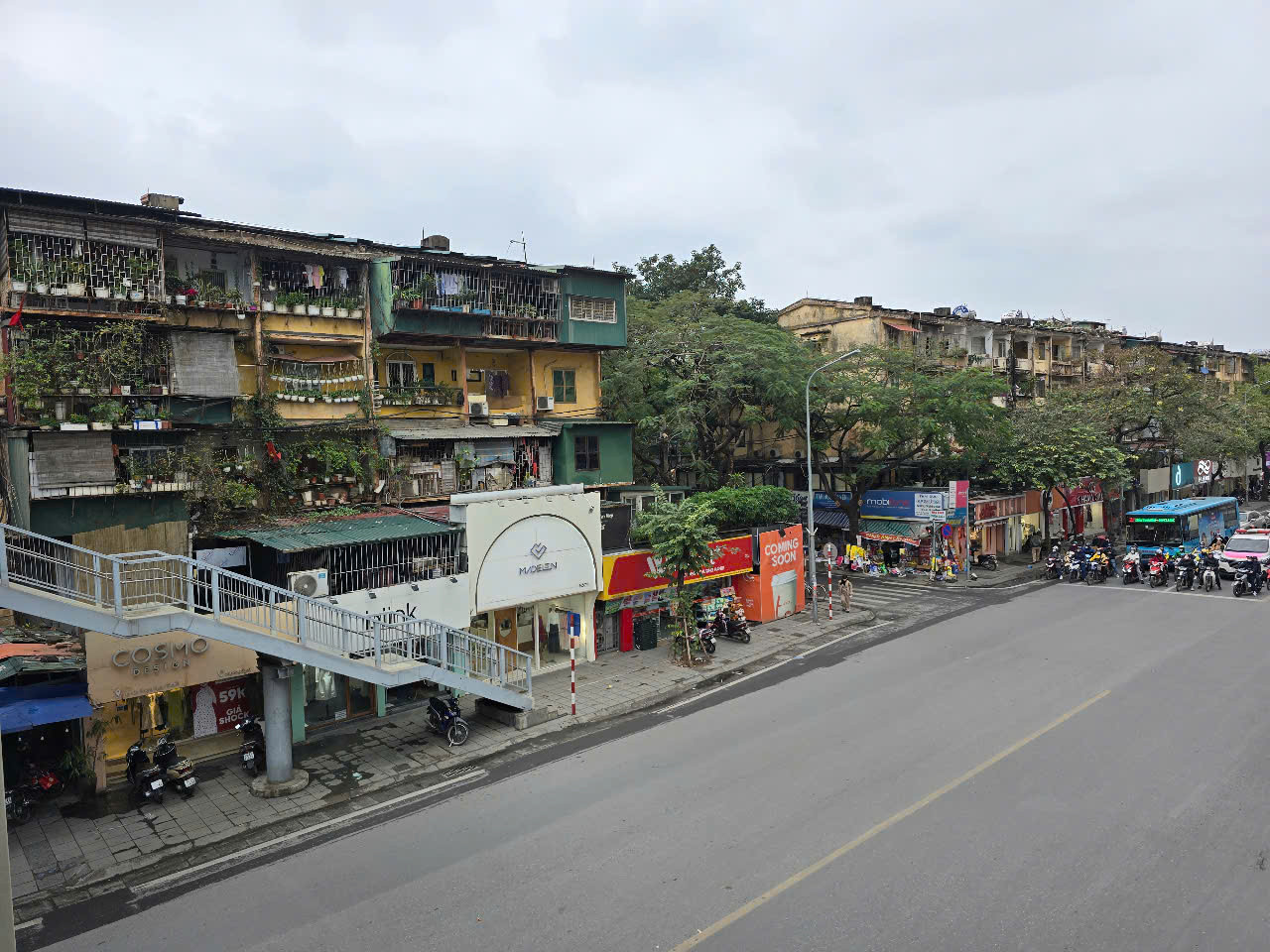 Khu tập thể Trung Tự nằm ở vị trí đắc địa nên dù xuống cấp vẫn có nhiều người săn đón, tìm mua. Khu tập thể Trung Tự nằm ở vị trí đắc địa nên dù xuống cấp vẫn có nhiều người săn đón, tìm mua.