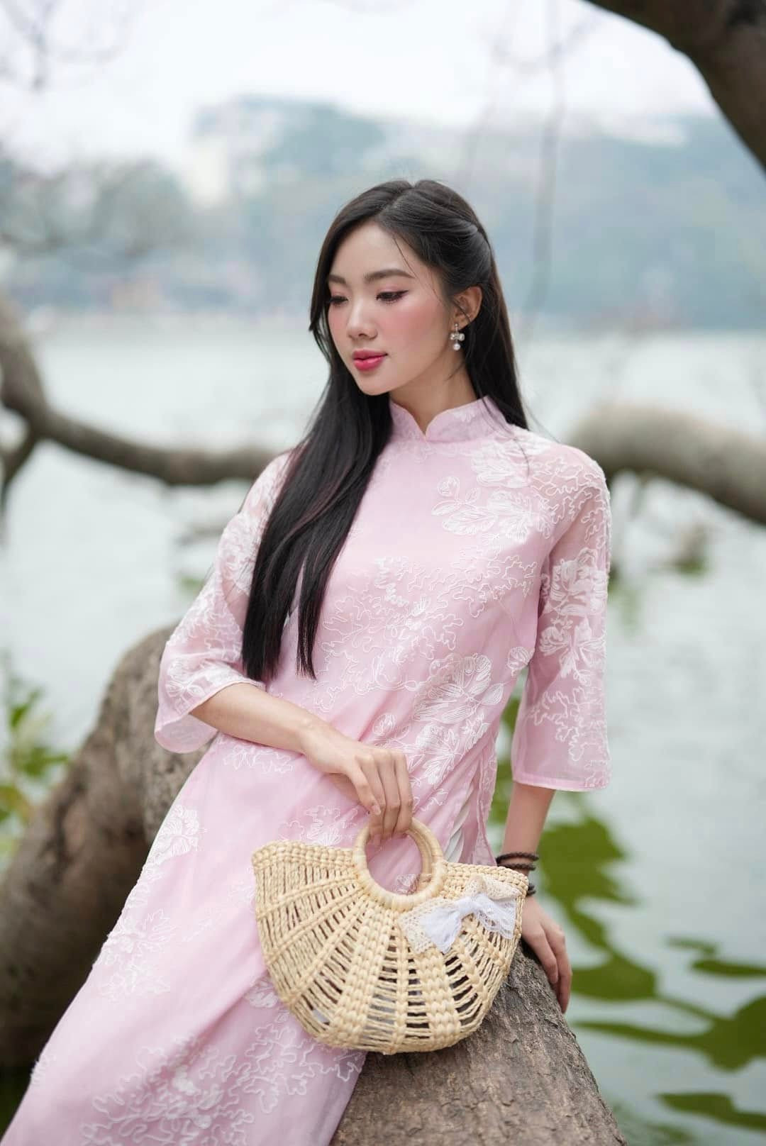 Tại vòng sơ khảo phía Bắc, Hồng Hải gây chú ý vì có gương mặt nền nã, xinh xắn và nụ cười tươi.