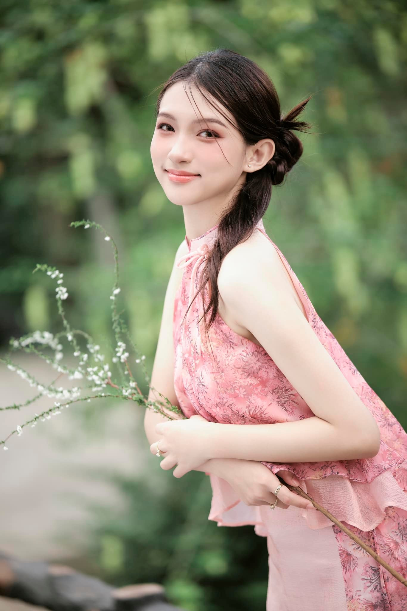 Tham gia Hoa hậu Việt Nam 2024, Vũ Yến không chỉ hướng đến chiếc vương miện danh giá mà còn xem đây là cơ hội để thử thách và vượt qua giới hạn của chính mình. “Tôi mong muốn rèn luyện sự tự tin trước máy quay, dám thể hiện tiếng nói riêng và không ngừng hoàn thiện bản thân. Tôi tin rằng hành trình này giúp mình trưởng thành hơn mỗi ngày và tiến gần đến phiên bản tốt nhất của chính mình”, cô nói.