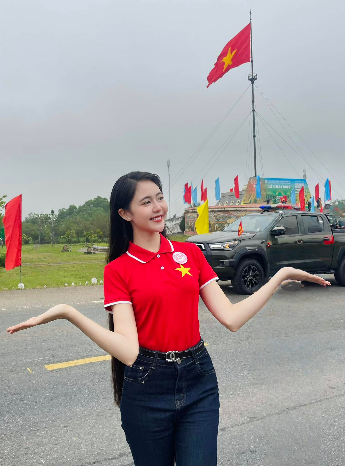 Tham gia vòng chung khảo Hoa hậu Việt Nam 2024, Mỹ Dung có cơ hội đồng hành cùng giải chạy Tiền Phong Marathon 2025 tại Quảng Trị. Cô và 40 thí sinh mặc áo cờ đỏ sao vàng, tham dự những hoạt động ý nghĩa, gây xúc động.