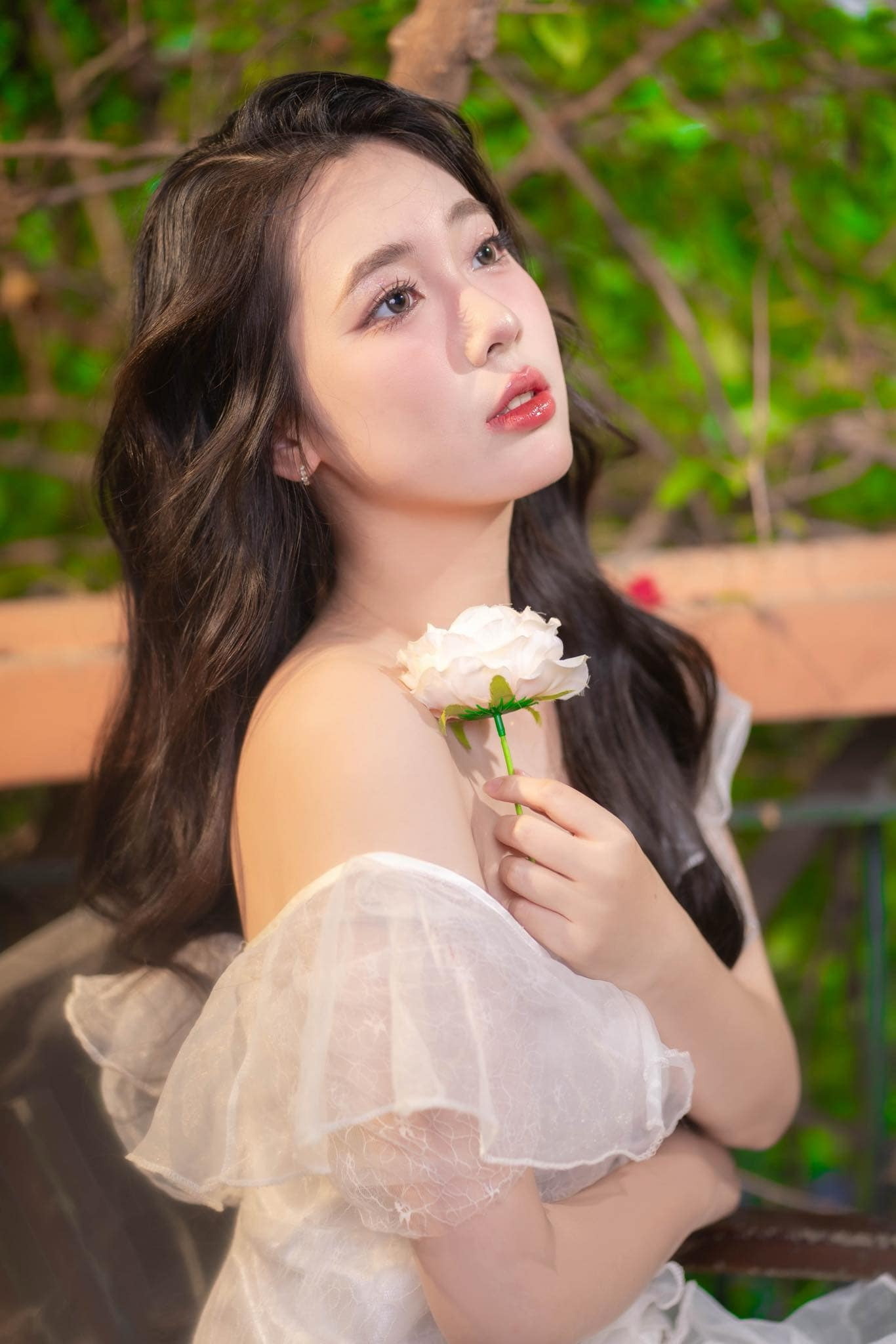 Phương Chi nói khi đăng ký thi Hoa hậu Việt Nam 2024, cô phân vân không biết nên điền vào phần thông tin đến từ đâu vì cô sinh ra ở Hà Nội nhưng lại có phần lớn thời gian học tập và lớn lên ở Hoà Bình. Phương Chi chuyển về Hà Nội từ năm lớp 7 cho đến bây giờ.