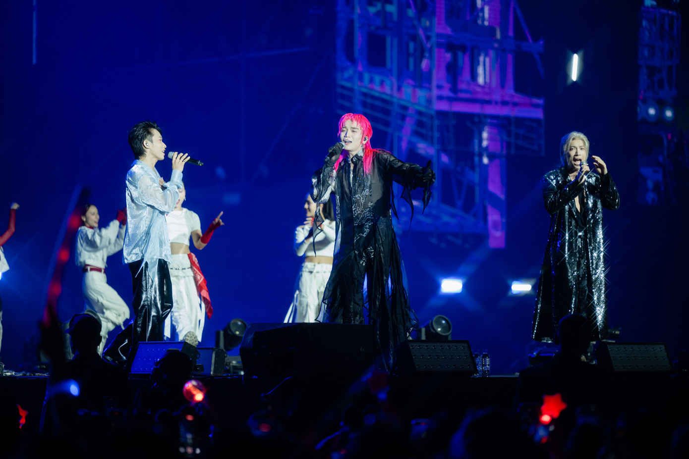 Gai concert day 2 quy tụ 7/8 anh tài của nhà Chín muồi (Thủ lĩnh ST Sơn Thạch, BB Trần, Bùi Công Nam, Liên Bình Phát, Thiên Minh, Kay Trần, Tăng Phúc, Neko Lê).