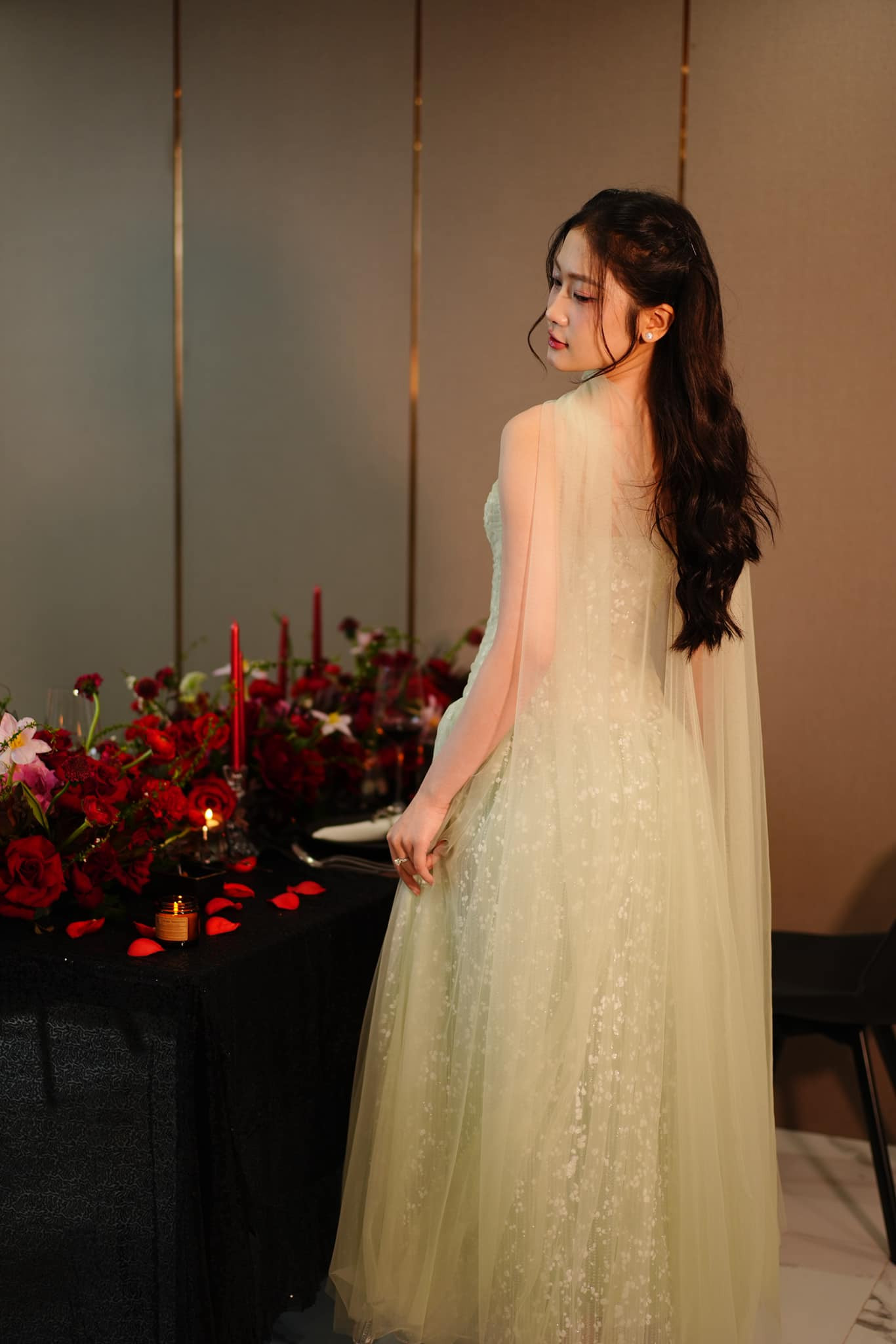 Hương Giang từng có chuyến đi Hà Giang khi cô tham gia một tổ chức giáo dục, từ thiện để dạy học cho các bé vùng cao. “Đó là trải nghiệm rất đặc biệt, giúp tôi cảm nhận sâu sắc hơn về sự sẻ chia và trách nhiệm với cộng đồng”, Hương Giang cho biết.