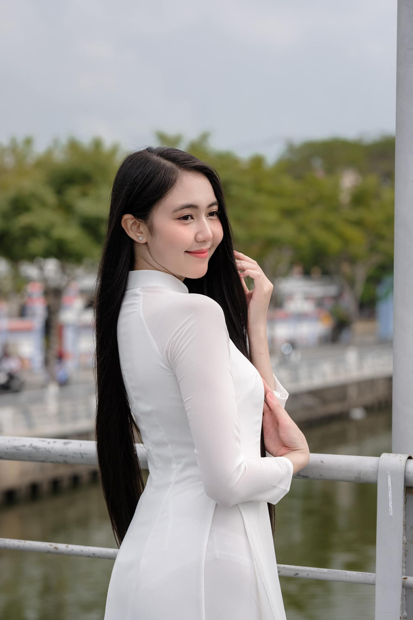 Chia sẻ với Tiền Phong, Mỹ Dung cho biết ở vòng nhân trắc học, cô có thay đổi về chiều cao, còn lại số đo ba vòng giống như khi tự đo ở nhà. "Bác sĩ khen tôi có tỷ lệ gương mặt cân đối, răng đều, cơ thể săn chắc", Mỹ Dung nói.