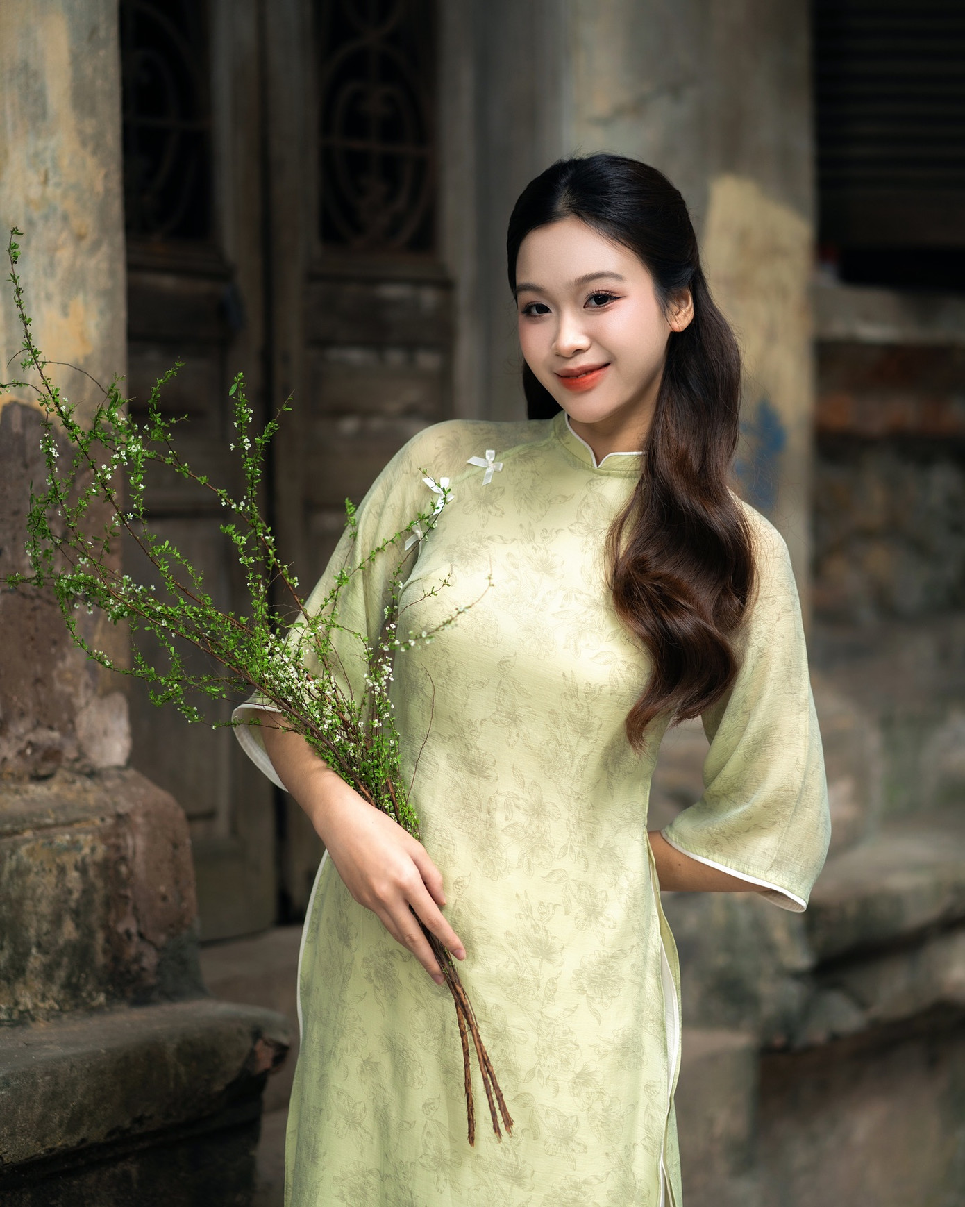 Khánh Linh cho biết thêm hình mẫu mà cô hướng tới là đương kim Hoa hậu Việt Nam Huỳnh Thị Thanh Thủy. Cô muốn được tỏa sáng rực rỡ như tân Hoa hậu Quốc tế.