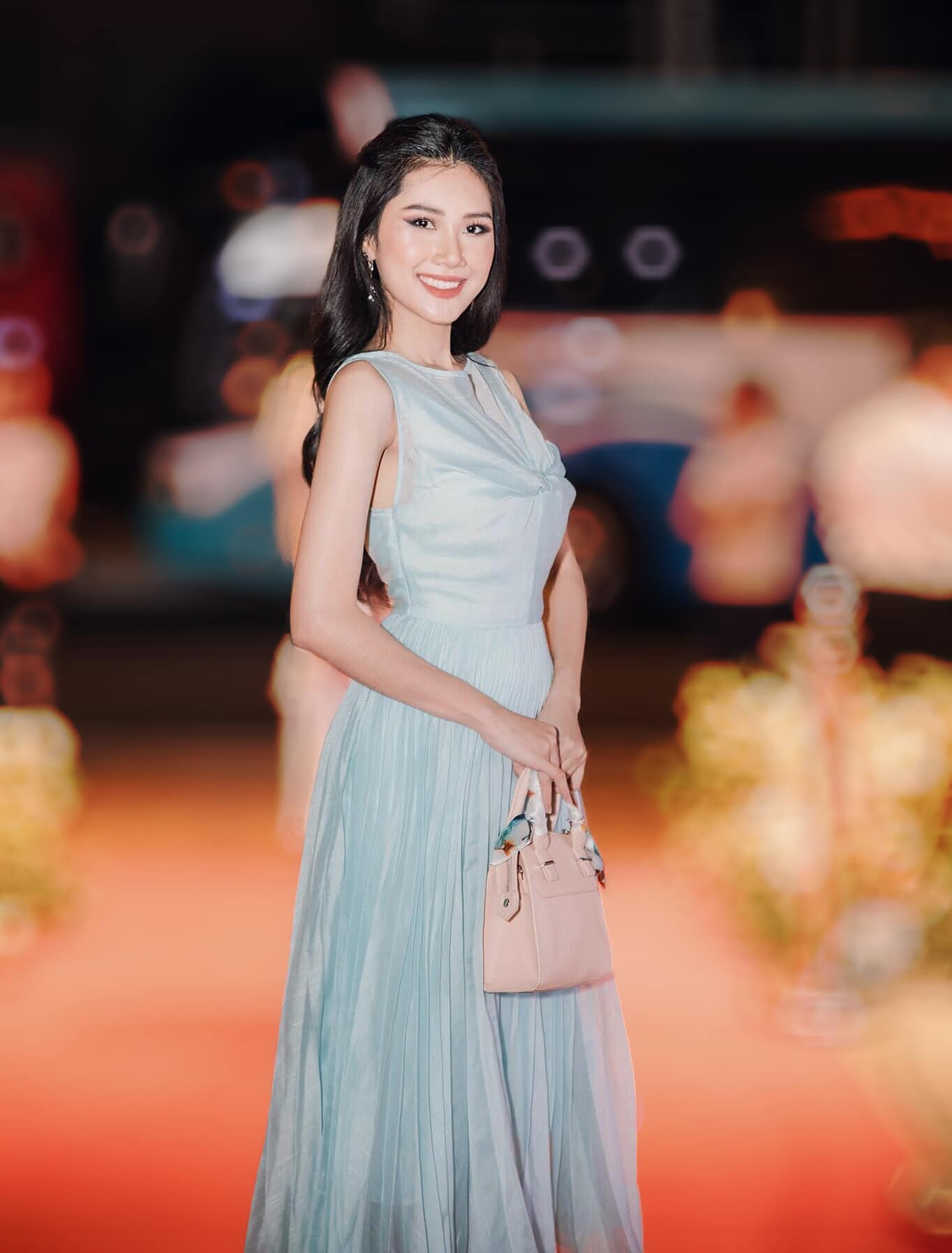 Thùy Nhiên nói gia đình ủng hộ quyết định tham gia cuộc thi Hoa Hậu Việt Nam của cô, luôn động viên cô nỗ lực hết sức và sống hết mình với tuổi trẻ. "Đó cũng chính là động lực lớn để tôi tự tin hơn trong hành trình này", cô cho biết