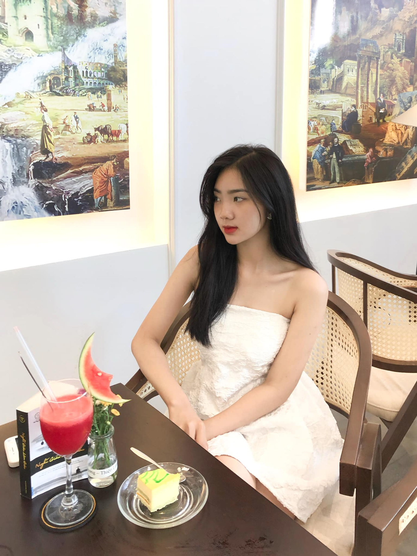 Lần đầu tham gia một cuộc thi lớn như Hoa hậu Việt Nam, Hồng Hải không tránh khỏi cảm giác run và lo lắng. Tuy nhiên, cô đã mạnh dạn đặt bút đăng ký tham gia cuộc thi để vượt qua những e ngại của bản thân. Cô gái đến từ Tuyên Quang gửi gắm thông điệp đến các bạn trẻ: "Khi mình sợ hãi điều gì đó, hãy dũng cảm vượt qua nó".