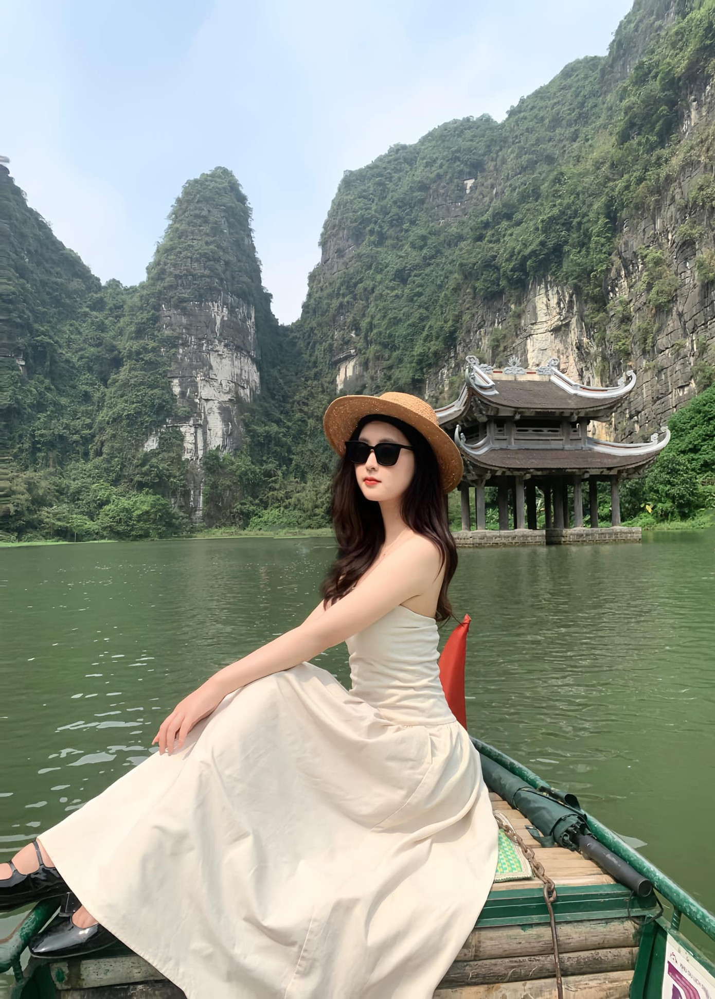 Không thể nhịn ăn lâu như nhiều thí sinh khác, Tú Anh lót dạ một quả trứng luộc trước khi vào phòng nhân trắc học. Cô cho rằng bản thân cần có năng lượng mới có thể thể hiện bản thân tốt nhất.