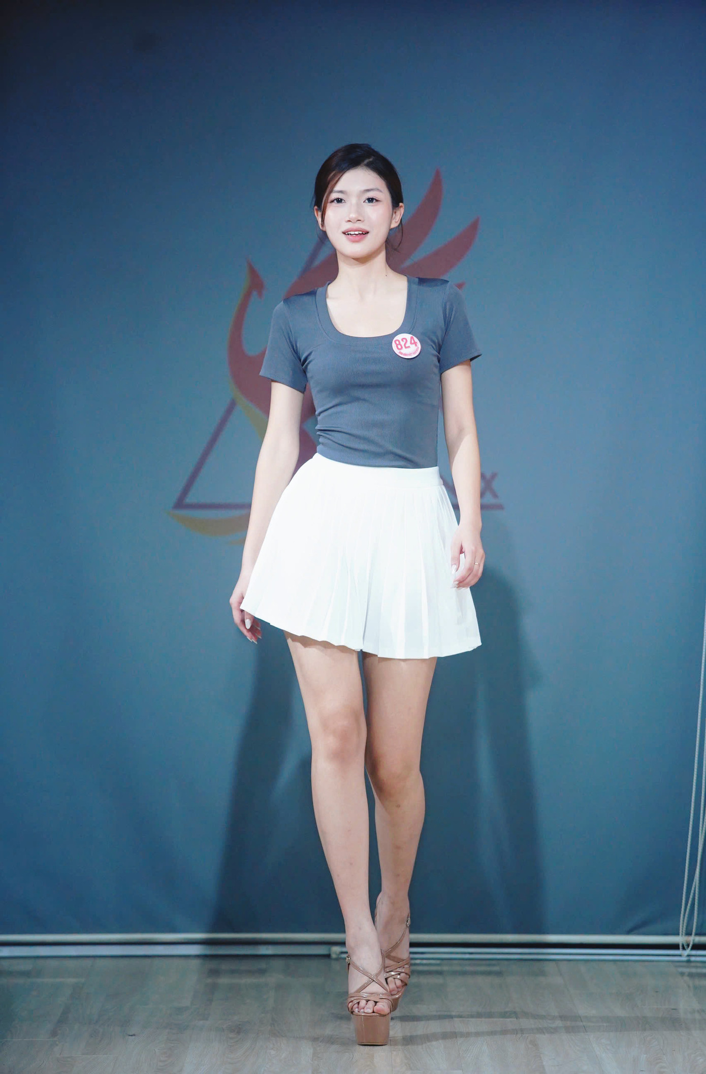 Trong buổi học, siêu mẫu Phương Mai đã training cho thí sinh về kỹ năng tạo dáng, thần thái khi diễn bikini và dạ hội, điểm dừng trên sân khấu, kỹ năng xử lý sự cố vấp tà váy, khoe góc mặt đẹp... Đó đều là những kiến thức thí sinh phải trau dồi mỗi ngày để có những khoảnh khắc tỏa sáng trên sân khấu của chung khảo.