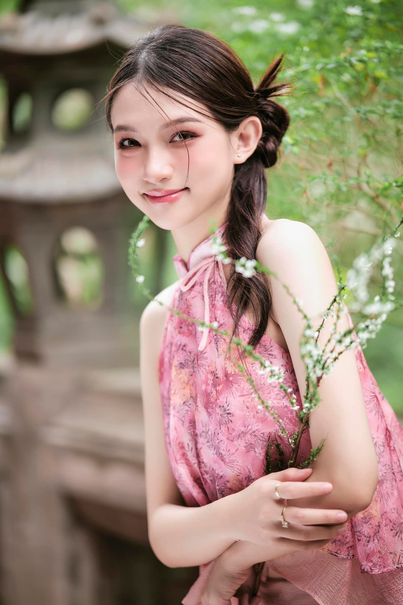 Tham gia Hoa hậu Việt Nam 2024, Vũ Yến không chỉ hướng đến chiếc vương miện danh giá mà còn xem đây là cơ hội để thử thách và vượt qua giới hạn của chính mình. “Tôi mong muốn rèn luyện sự tự tin trước máy quay, dám thể hiện tiếng nói riêng và không ngừng hoàn thiện bản thân. Tôi tin rằng hành trình này giúp mình trưởng thành hơn mỗi ngày và tiến gần đến phiên bản tốt nhất của chính mình”, cô nói.