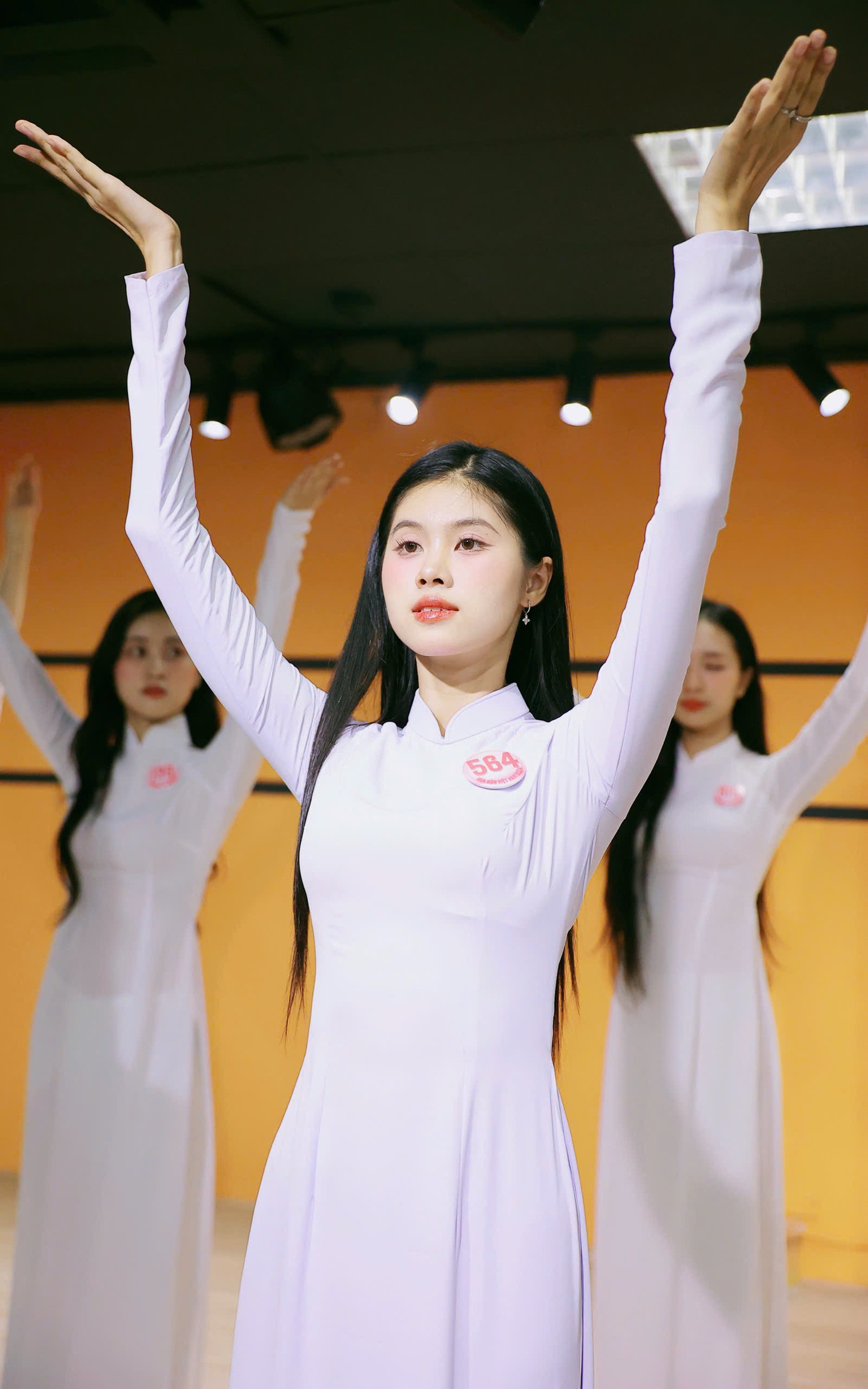 Bài múa với nhiều động tác khó, phức tạp là thử thách với nhiều thí sinh.