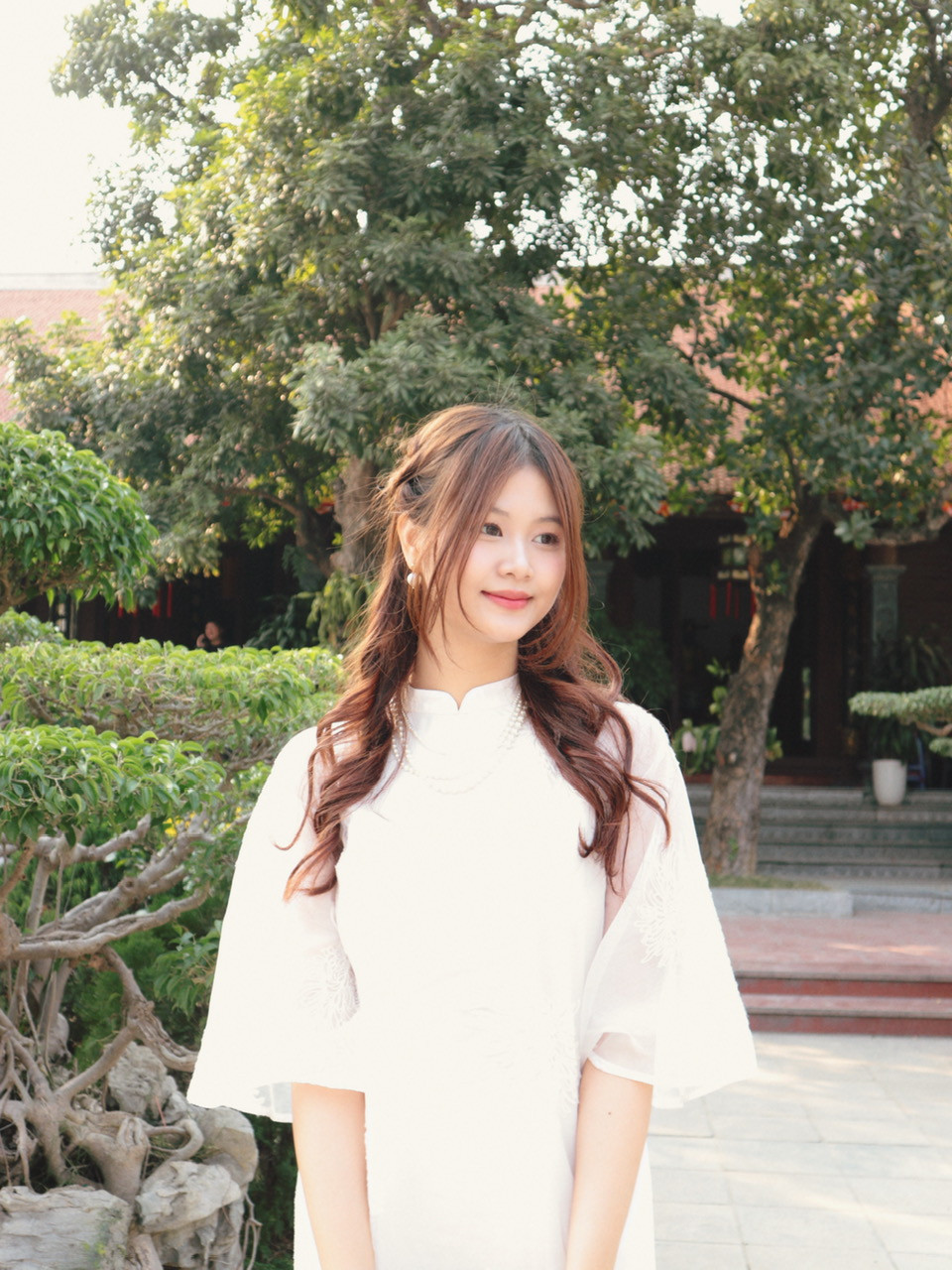 Chia sẻ thêm với Tiền Phong, Phương Linh cho biết cô sinh ra và lớn lên trong một gia đình có truyền thống văn chương. Bản thân cô cũng yêu thích môn Văn và đã đạt 9 điểm văn trong kỳ thi đại học.