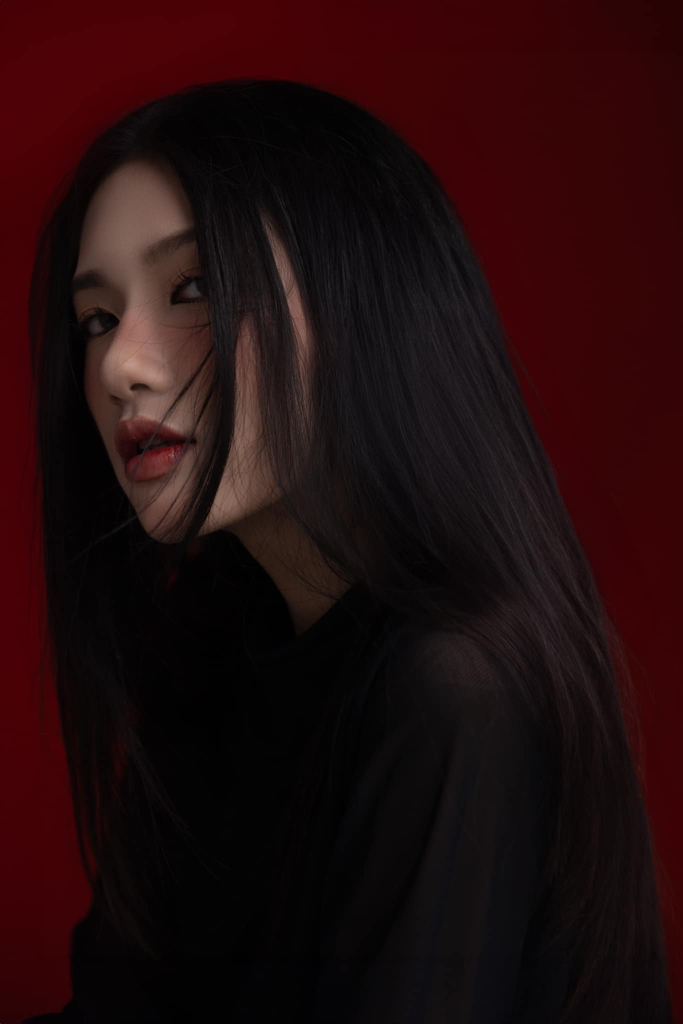 “Gia đình luôn là hậu phương vững chắc để tôi an tâm bước tiếp những nấc thang dẫn tới hành trình của thanh xuân”, cô nói.