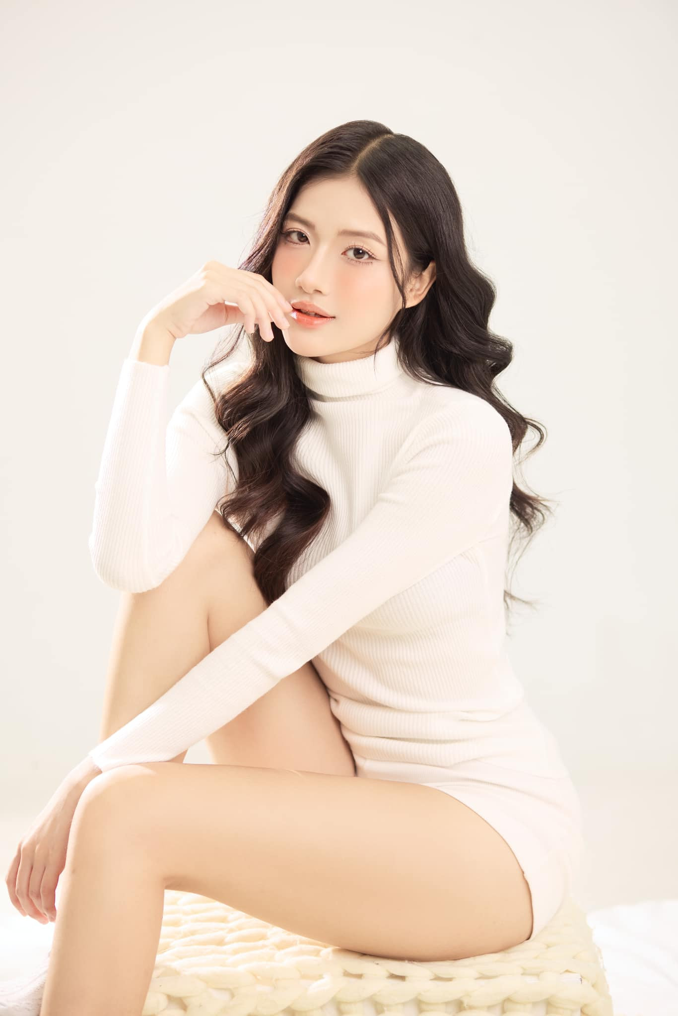 Ngọc Anh nói sau khi biết cô tham gia cuộc thi Hoa hậu Việt Nam 2024, gia đình đã luôn sát cánh ủng hộ, động viên đồng thời hỗ trợ về mặt tài chính để cô yên tâm hơn.