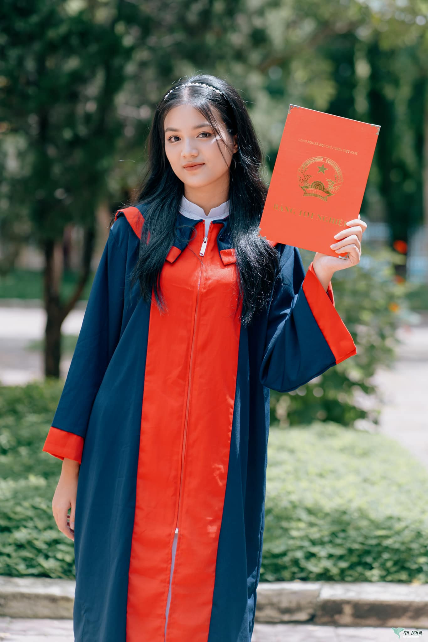 Trước đó, Minh Thu có 12 năm liền là học sinh giỏi và là học sinh chuyên Toán của trường Chuyên Nguyễn Tất Thành, Kon Tum.