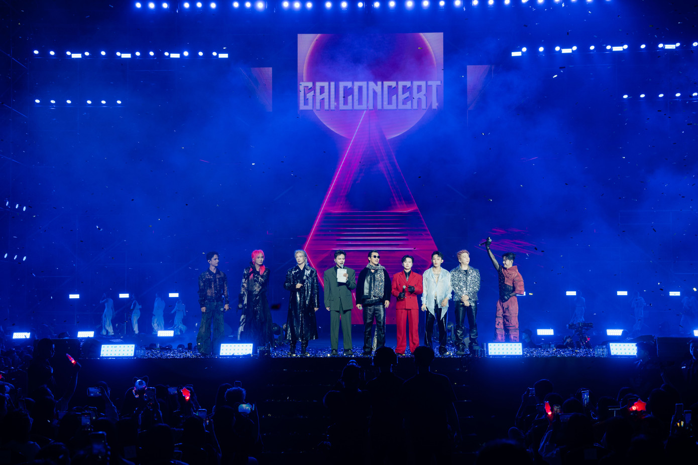 Đêm nhạc tại Hà Nội có sự tham gia của 9 anh tài bước ra từ chương trình Anh trai vượt ngàn chông gai bao gồm Bùi Công Nam, Kay Trần, Thiên Minh, Duy Khánh, Thanh Duy, BB Trần, Neko Lê, S.T Sơn Thạch, Tăng Phúc.