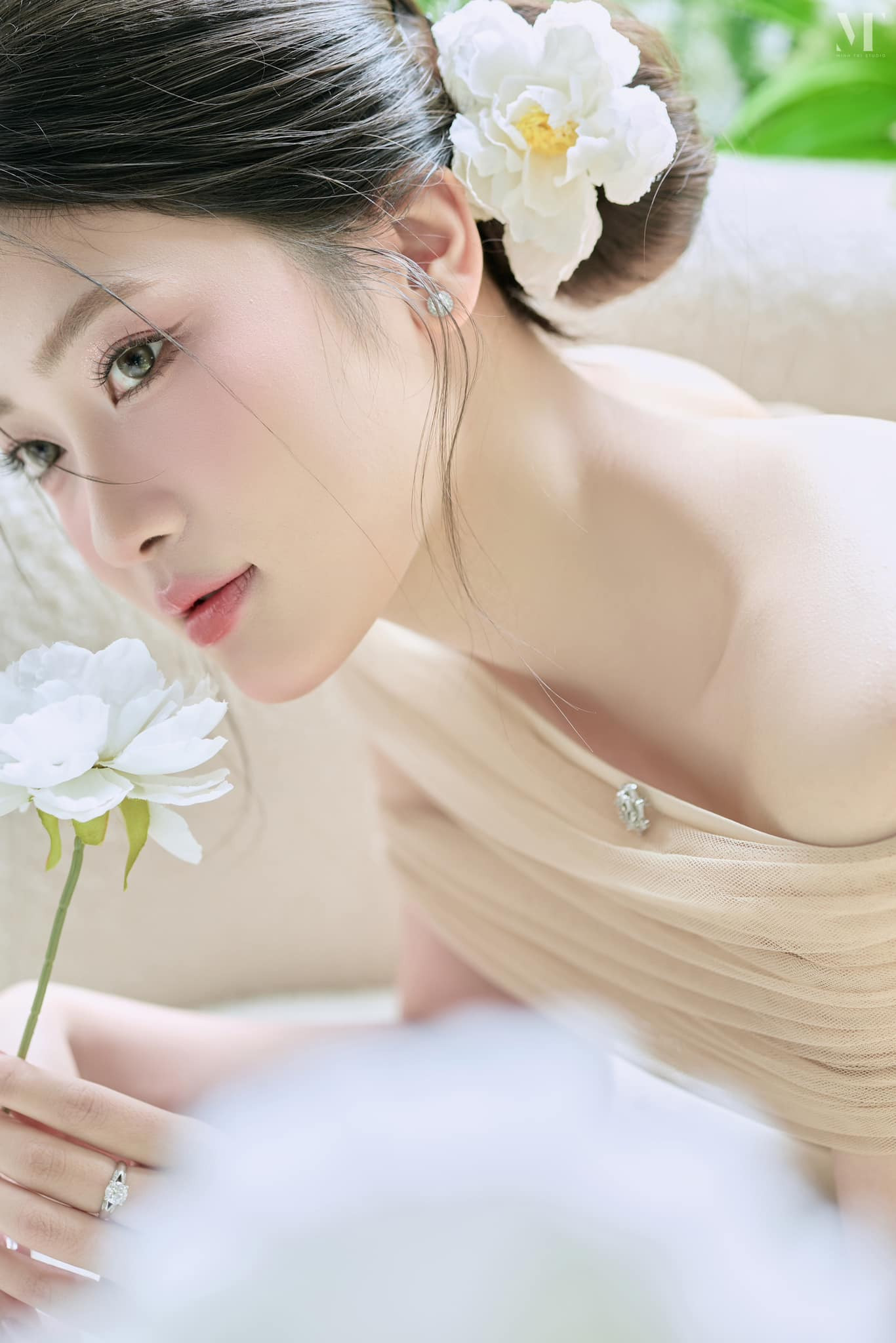 “Tôi cảm thấy may mắn vì có thân hình cân đối và sức khỏe tốt. Từ lúc quyết định dự thi đến nay, tôi duy trì chế độ sinh hoạt lành mạnh để giữ vóc dáng ổn định”, cô chia sẻ.