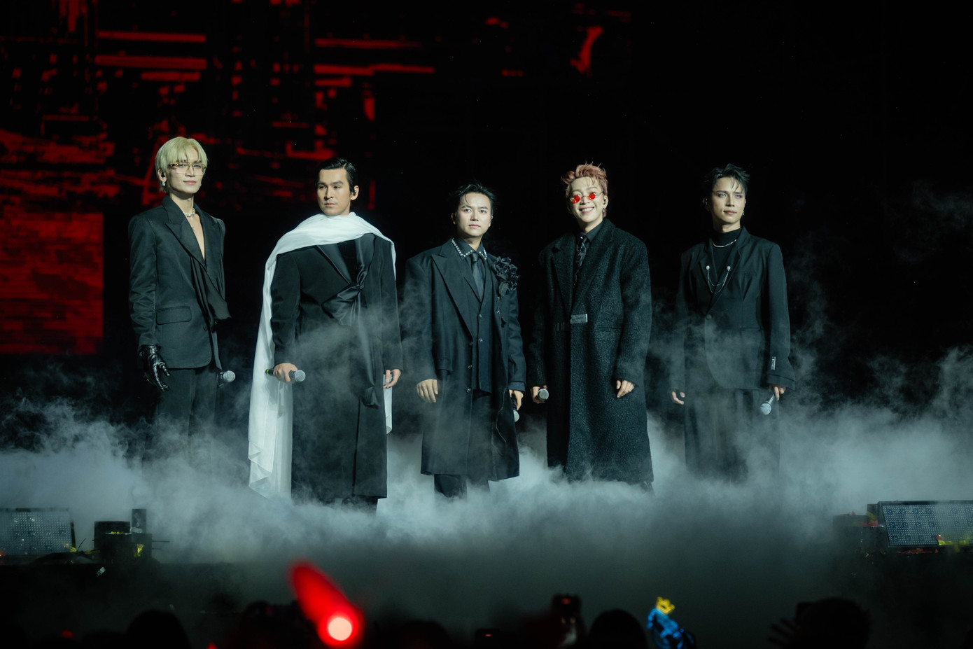 Sau thành công của Anh trai vượt ngàn chông gai, nhiều anh tài được khán giả yêu mến, có thêm lượng lớn khán giả ủng hộ, yêu mến. Sức hút của chương trình truyền hình thực tế này cũng giúp dàn anh tài phủ sóng tại các sự kiện âm nhạc lớn.