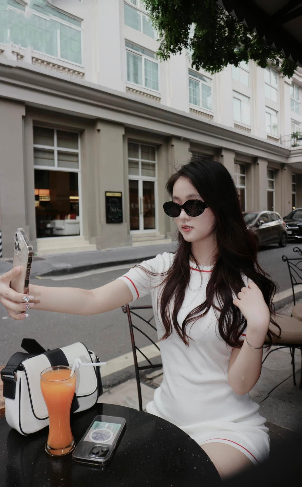 Tú Anh có sở trường về thơ ca và múa. Chia sẻ cảm xúc khi ghi danh vào vòng chung khảo, cô nói: “Tôi cảm thấy tự hào vì đã đạt được kết quả đúng như kỳ vọng sau nhiều nỗ lực và sự chuẩn bị kỹ lưỡng”. Thông qua cuộc thi, Tú Anh khuyến khích các bạn trẻ hãy tự tin bước ra khỏi vùng an toàn, dám theo đuổi ước mơ và mạnh mẽ đứng lên sau những vấp ngã.