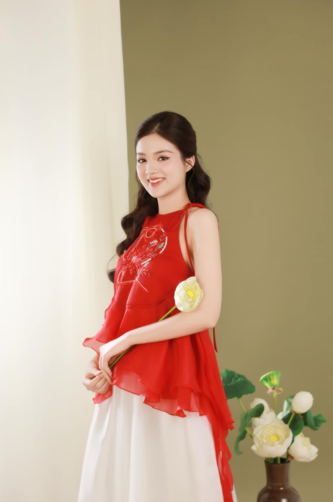 Ngay từ năm nhất đại học, Minh Thu đã tham gia Liên chi hội khoa để học hỏi thêm, mở rộng mối quan hệ xã hội và tích lũy kinh nghiệm. Đồng thời, cô luôn nỗ lực trong học tập để đạt được GPA ở mức cao.