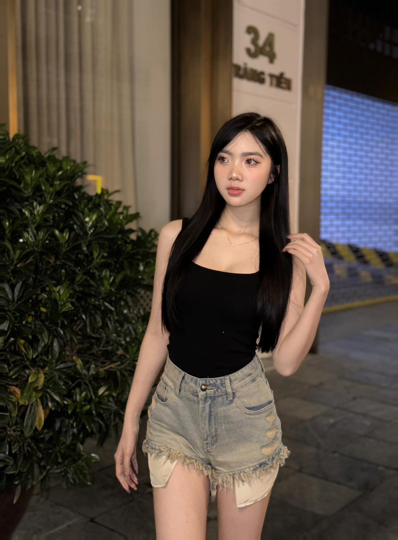 Cô gái Tuyên Quang cho biết gia đình ủng hộ việc cô tham gia cuộc thi sắc đẹp vì hiểu rằng đây không chỉ là cơ hội để cô phát triển bản thân mà còn là dịp để Hồng Hải thể hiện trách nhiệm và đóng góp cho xã hội.