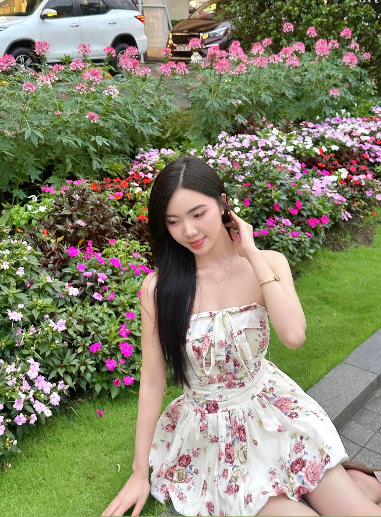 “Các bác sĩ kiểm tra phần cằm của tôi rất kỹ vì nghĩ rằng tôi đã can thiệp dao kéo”, cô nói.