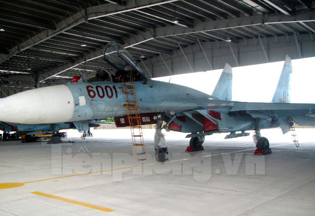 Một tiêm kích Su-27 của Trung đoàn Không quân tiêm kích 940, Sư đoàn 372