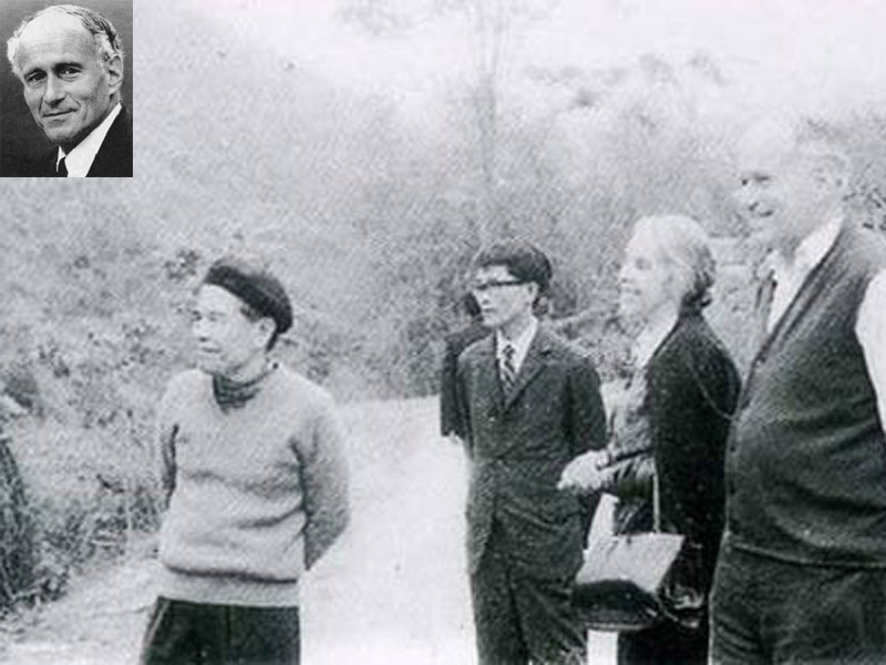 Vợ chồng GSl. Schwartz cùng GS Tạ Quang Bửu thăm Pác Bó, Cao Bằng (1978)