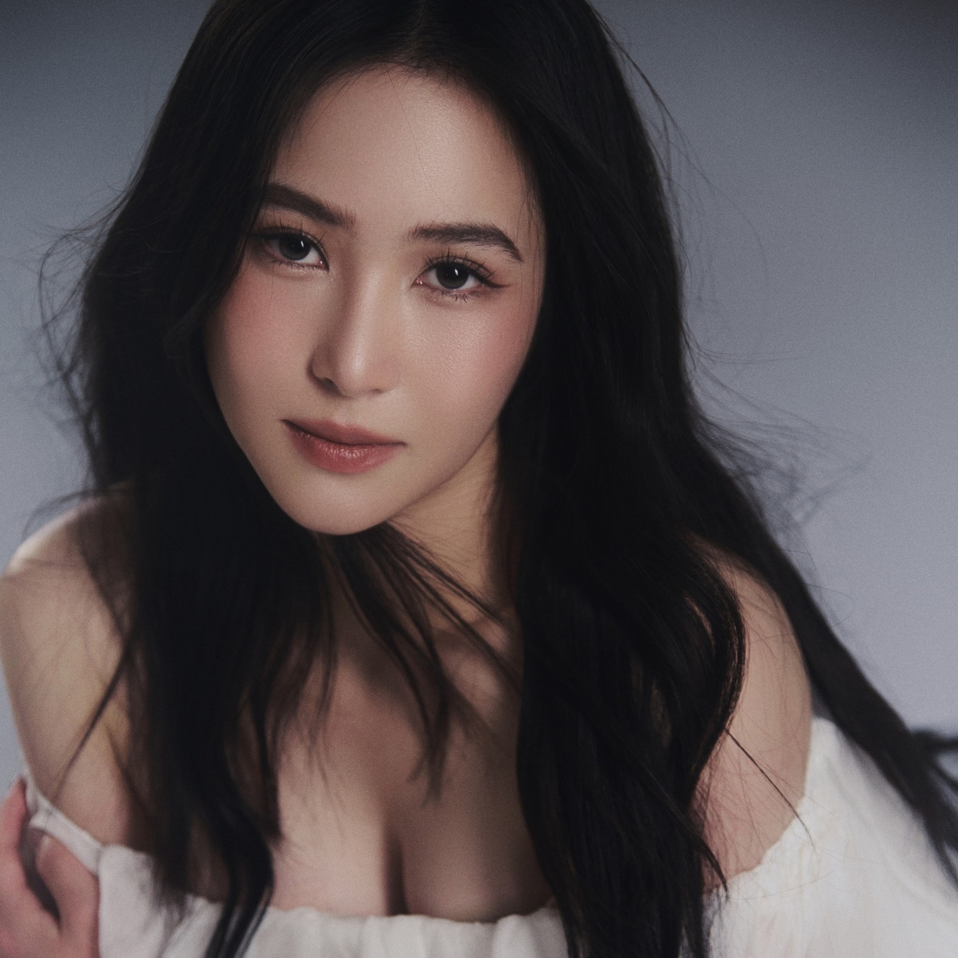 Hương Tràm gửi đơn tố cáo tới cơ quan chức năng nhằm làm rõ những thông tin sai sự thật về đời tư. Hương Tràm gửi đơn tố cáo tới cơ quan chức năng nhằm làm rõ những thông tin sai sự thật về đời tư.