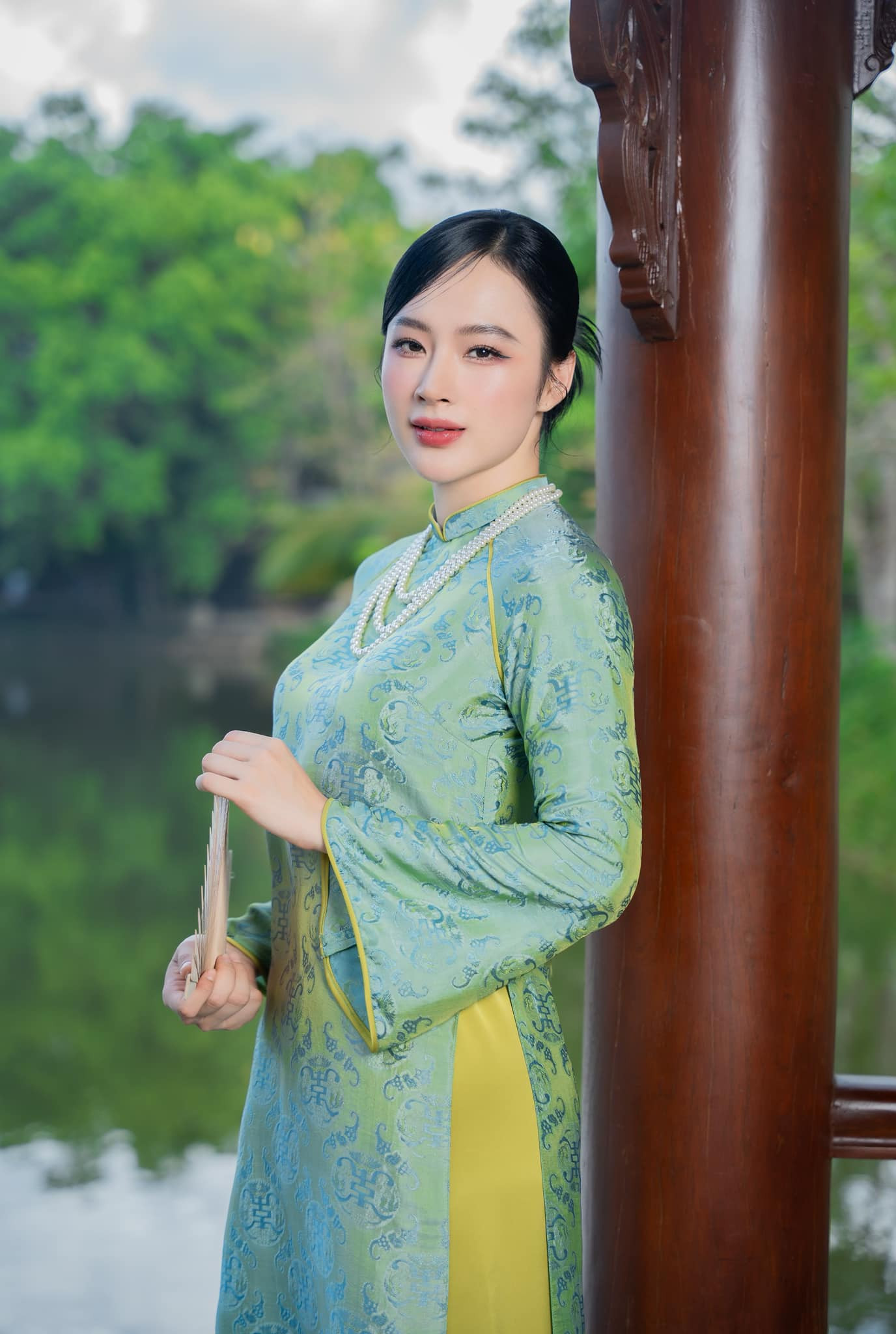 Angela Phương Trinh nhiều lần gây tranh cãi vì chia sẻ thông tin sai sự thật gây hoang mang.