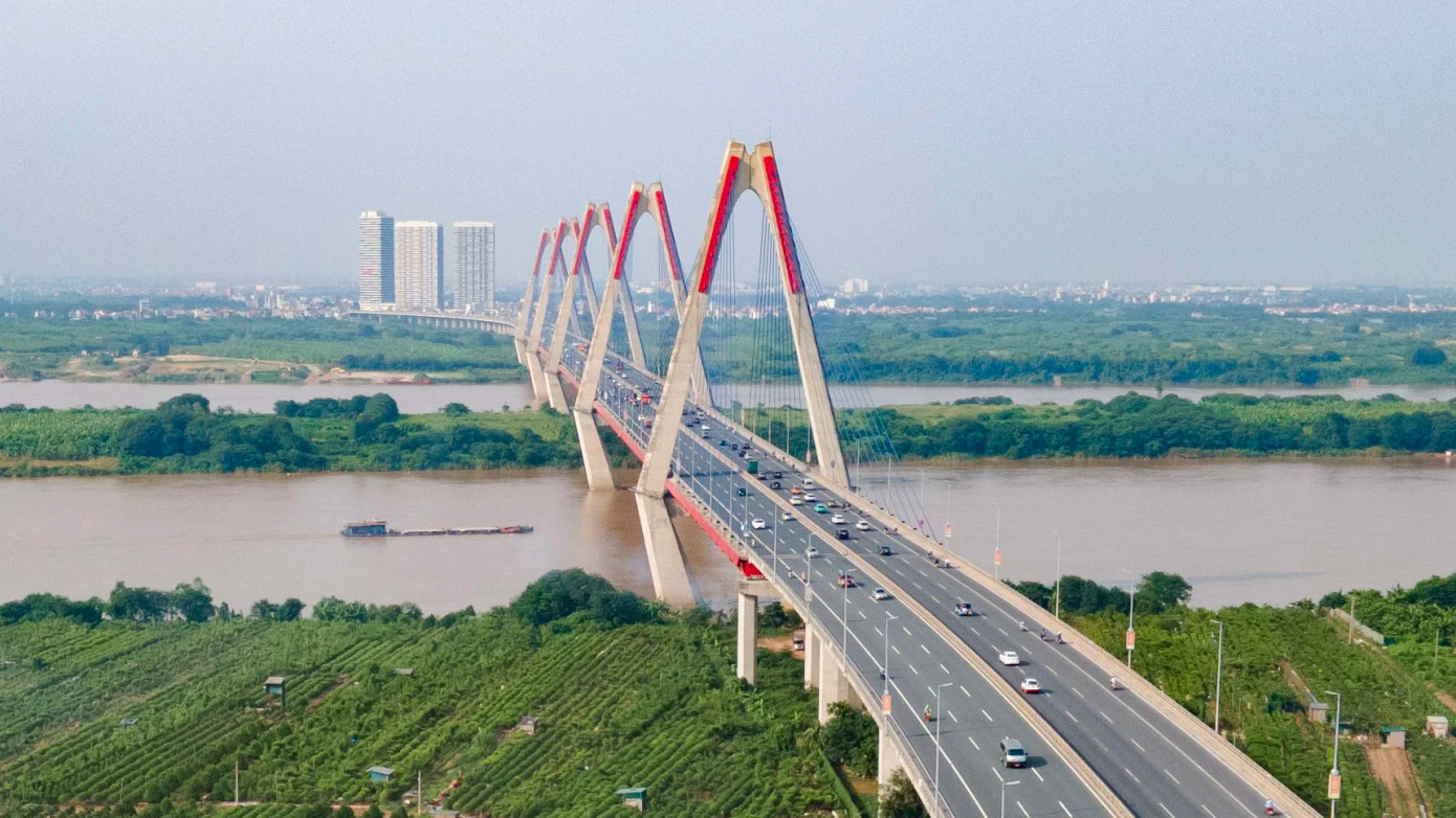 Cầu Nhật Tân - công trình sử dụng vốn ODA Nhật Bản, tiêu biểu cho mối quan hệ hợp tác tốt đẹp Việt Nam - Nhật Bản (Ảnh: Tạ Hải).