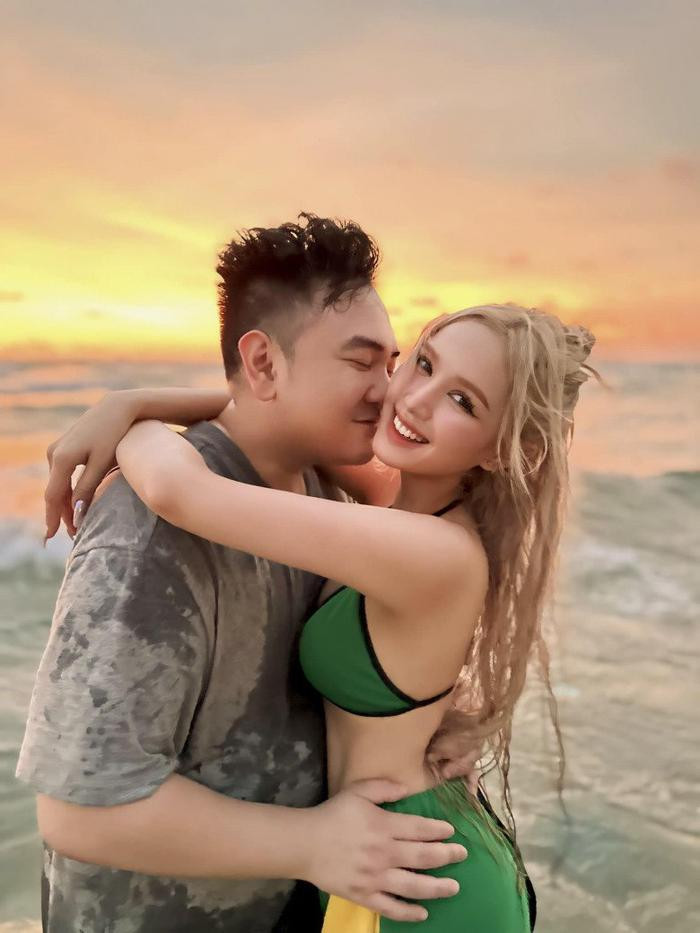 Sau 6 năm gắn bó, Xoài Non và Xemesis đường ai nấy đi. Sau 6 năm gắn bó, Xoài Non và Xemesis đường ai nấy đi.