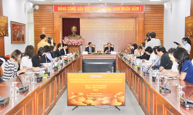 Toàn cảnh buổi làm việc tại trụ sở Bộ VHTTDL. Ảnh: bvhttdl.gov.vn. Toàn cảnh buổi làm việc tại trụ sở Bộ VHTTDL. Ảnh: bvhttdl.gov.vn.