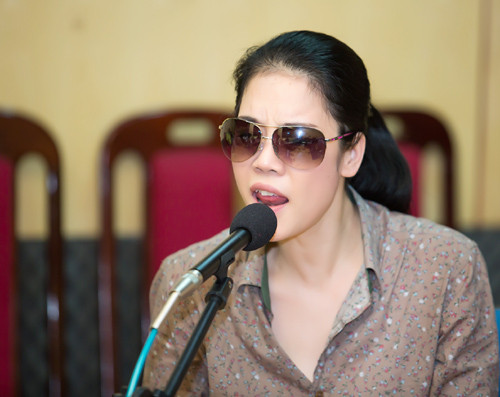 Chồng lặng lẽ đợi Thu Phương tập hát lúc nửa đêm ảnh 3