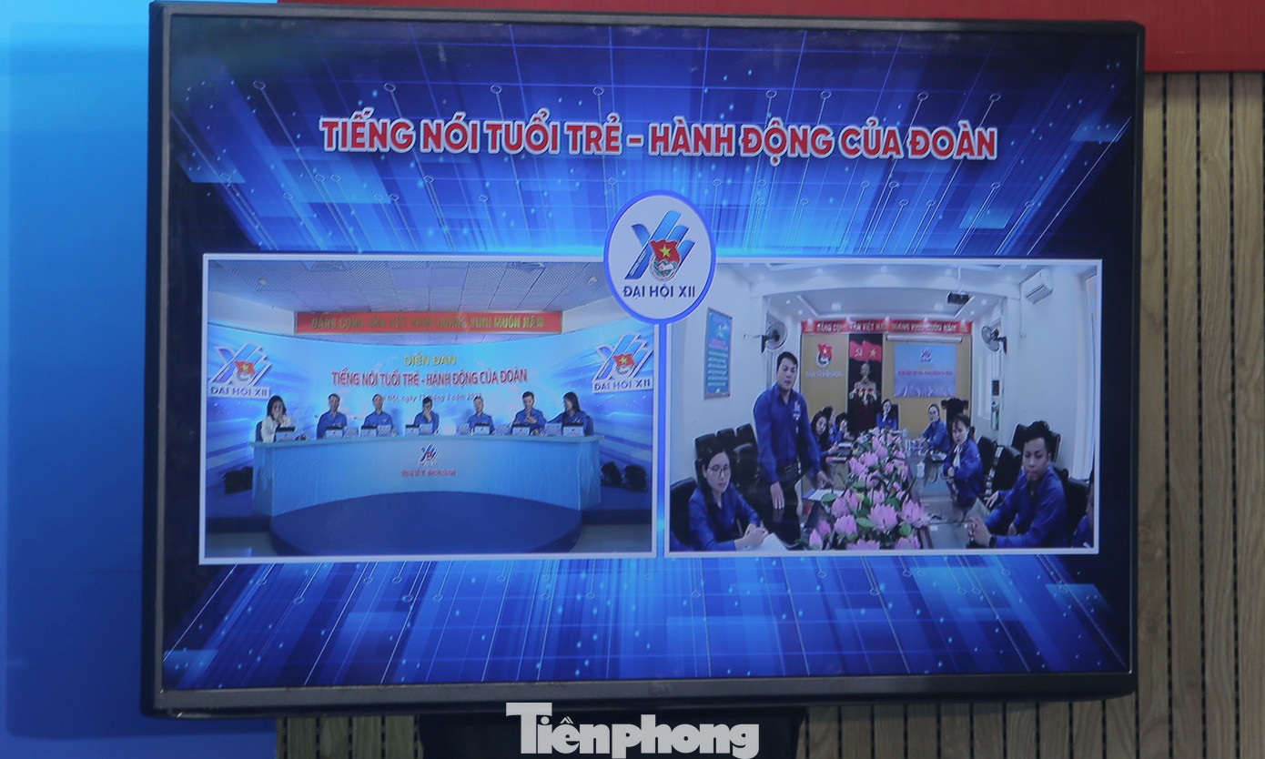 Kết thúc Diễn đàn “Tiếng nói tuổi trẻ - Hành động của Đoàn”, Bí thư thứ nhất T.Ư Đoàn Bùi Quang Huy chia sẻ: Diễn đàn nhận được 3.543 câu hỏi của đoàn viên, thanh niên trong và ngoài nước. Đây là những câu hỏi, thể hiện sự trăn trở, quan tâm và tình cảm của bạn trẻ dành cho tổ chức Đoàn. Đến thời điểm này, Trung ương Đoàn mới trả lời 573 câu hỏi. Còn 2970 câu hỏi chưa trả lời. Chúng tôi sẽ tiếp tục trả lời các câu hỏi của bạn trẻ qua các kênh khác nhau. Kết thúc Diễn đàn “Tiếng nói tuổi trẻ - Hành động của Đoàn”, Bí thư thứ nhất T.Ư Đoàn Bùi Quang Huy chia sẻ: Diễn đàn nhận được 3.543 câu hỏi của đoàn viên, thanh niên trong và ngoài nước. Đây là những câu hỏi, thể hiện sự trăn trở, quan tâm và tình cảm của bạn trẻ dành cho tổ chức Đoàn. Đến thời điểm này, Trung ương Đoàn mới trả lời 573 câu hỏi. Còn 2970 câu hỏi chưa trả lời. Chúng tôi sẽ tiếp tục trả lời các câu hỏi của bạn trẻ qua các kênh khác nhau.