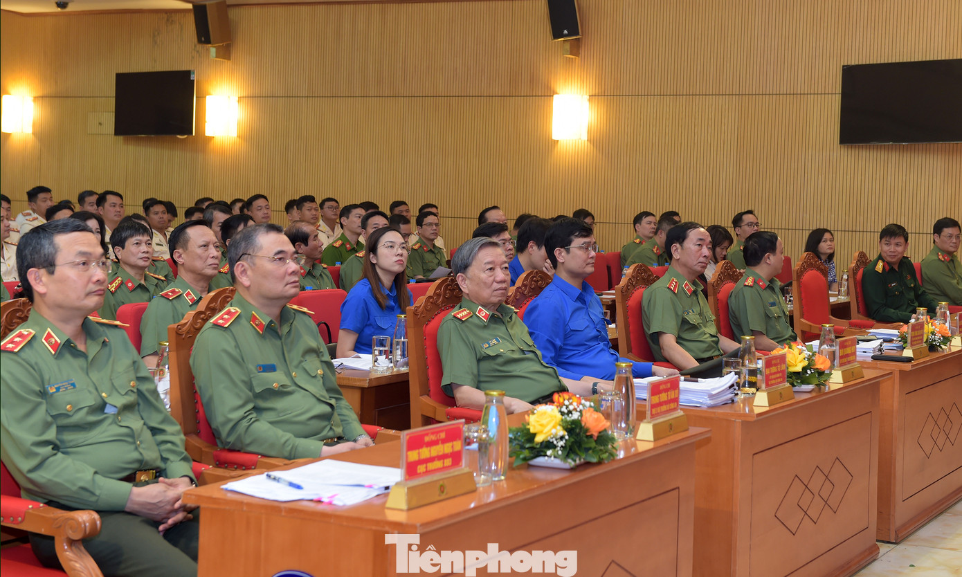 Các đại biểu tham dự chương trình. Ảnh: Xuân Tùng Các đại biểu tham dự chương trình. Ảnh: Xuân Tùng