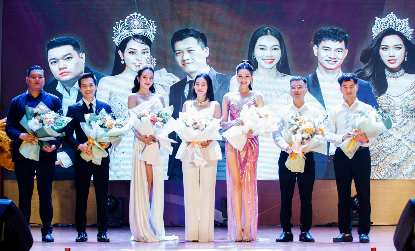 Hoa hậu Việt Nam 2020 Đỗ Thị Hà, Hoa hậu Việt Nam 2022 Huỳnh Thị Thanh Thủy, NSƯT Xuân Bắc là ba thành viên trong Ban Giám khảo đêm chung kết. Ảnh: BTC