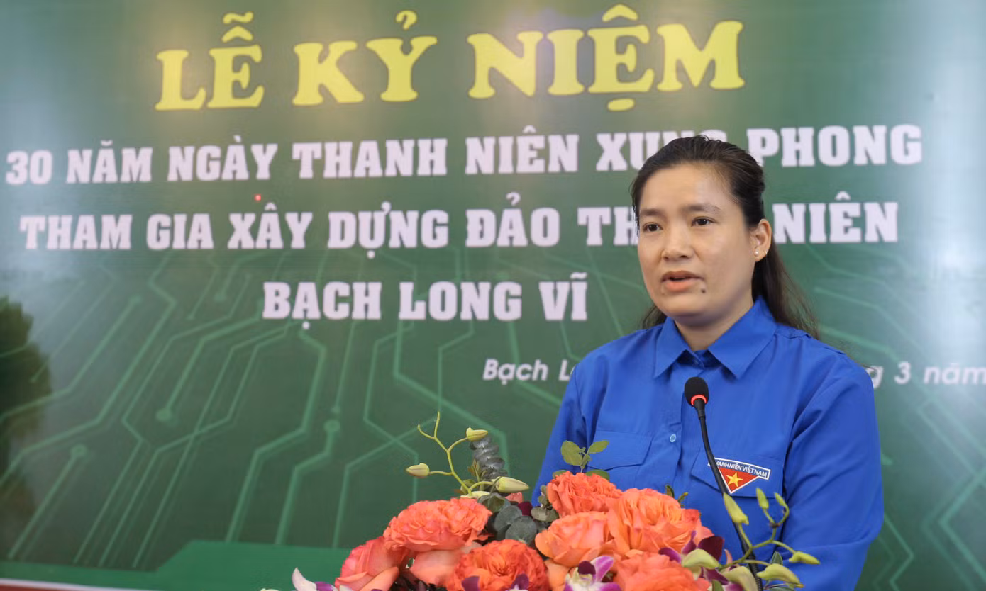 Chị Vương Toàn Thu Thủy phát biểu tại lễ kỷ niệm. Ảnh: Bảo Anh