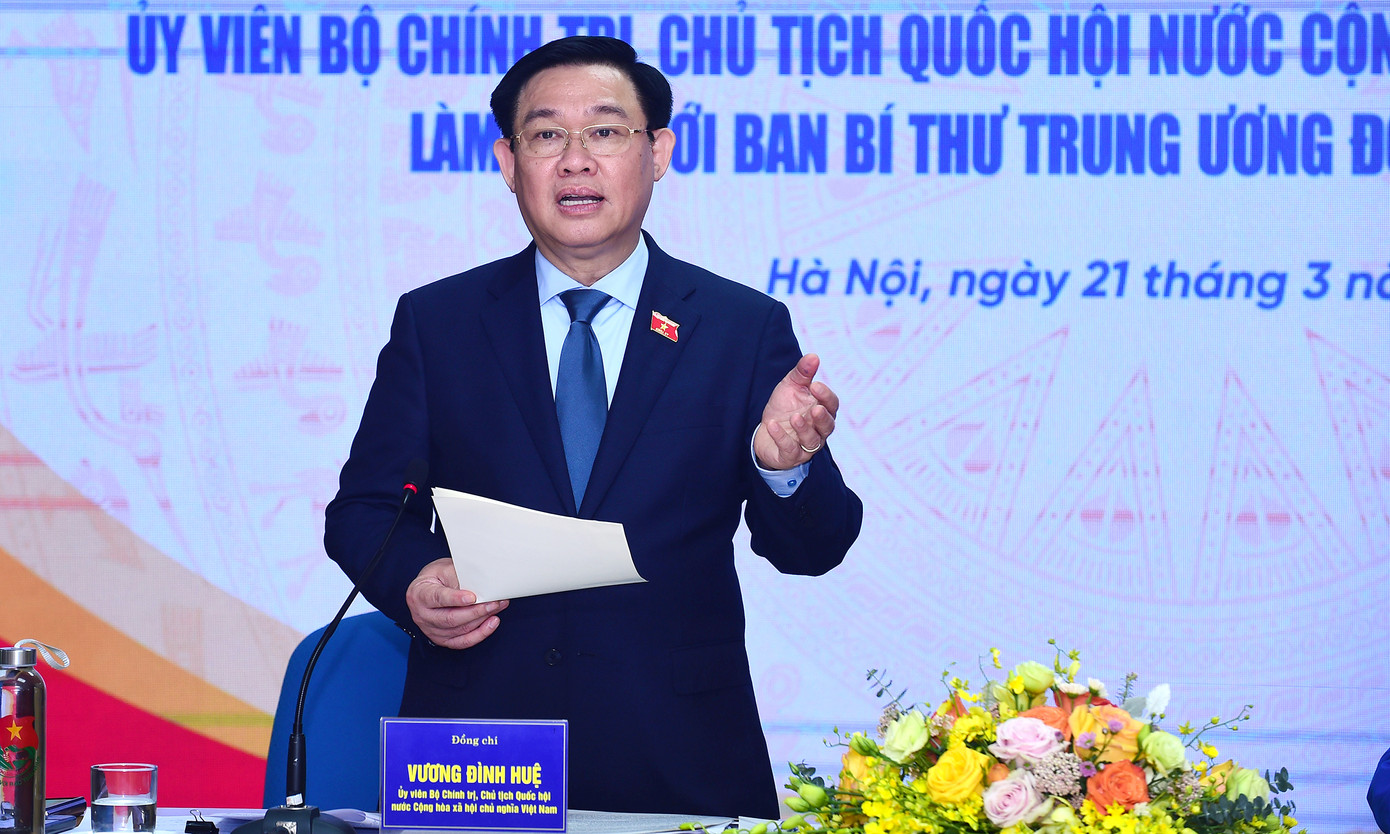 Chủ tịch Quốc hội Vương Đình Huệ phát biểu tại buổi làm việc. Ảnh: Xuân Tùng Chủ tịch Quốc hội Vương Đình Huệ phát biểu tại buổi làm việc. Ảnh: Xuân Tùng