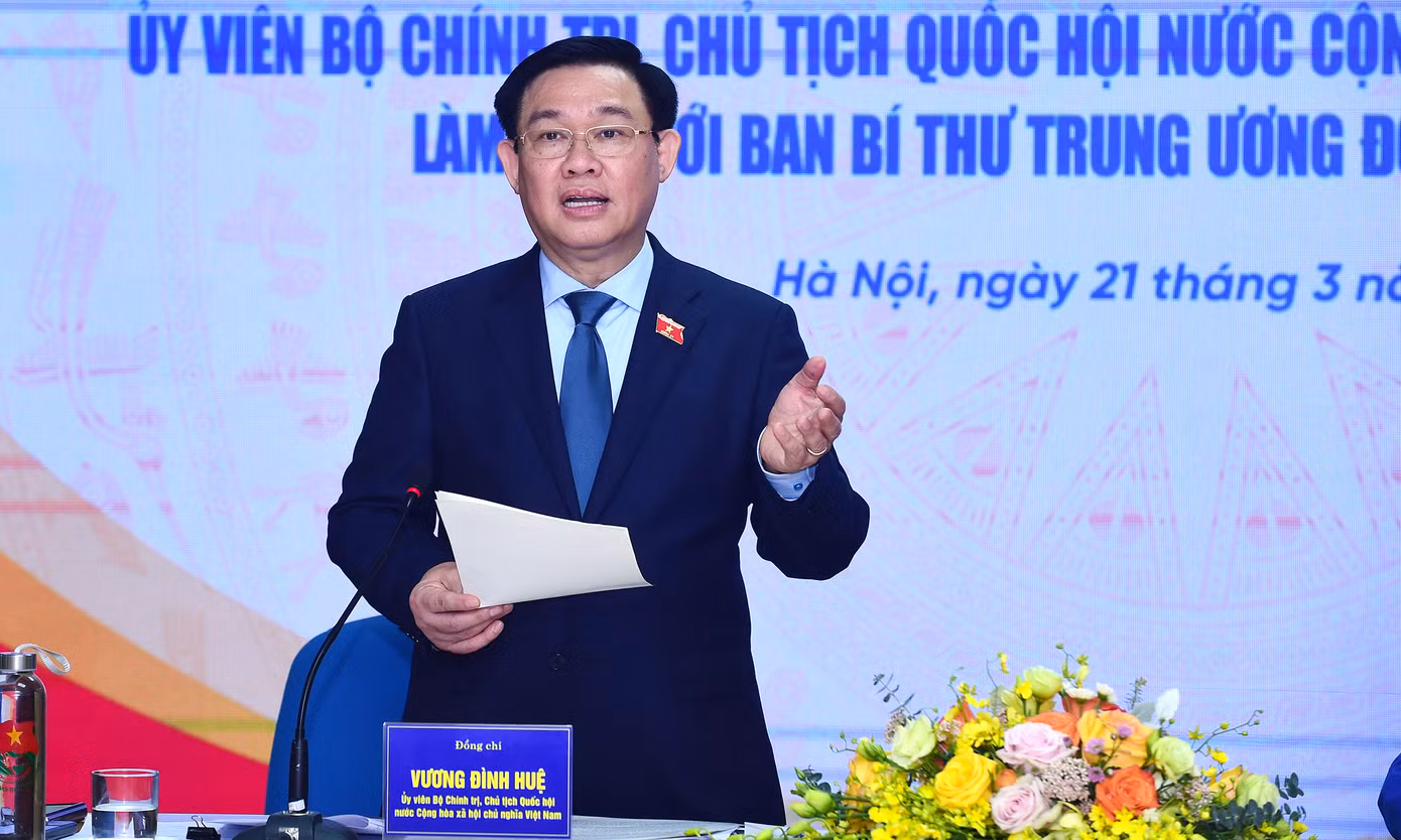 Chủ tịch Quốc hội Vương Đình Huệ phát biểu tại buổi làm việc. Ảnh: Xuân Tùng Chủ tịch Quốc hội Vương Đình Huệ phát biểu tại buổi làm việc. Ảnh: Xuân Tùng