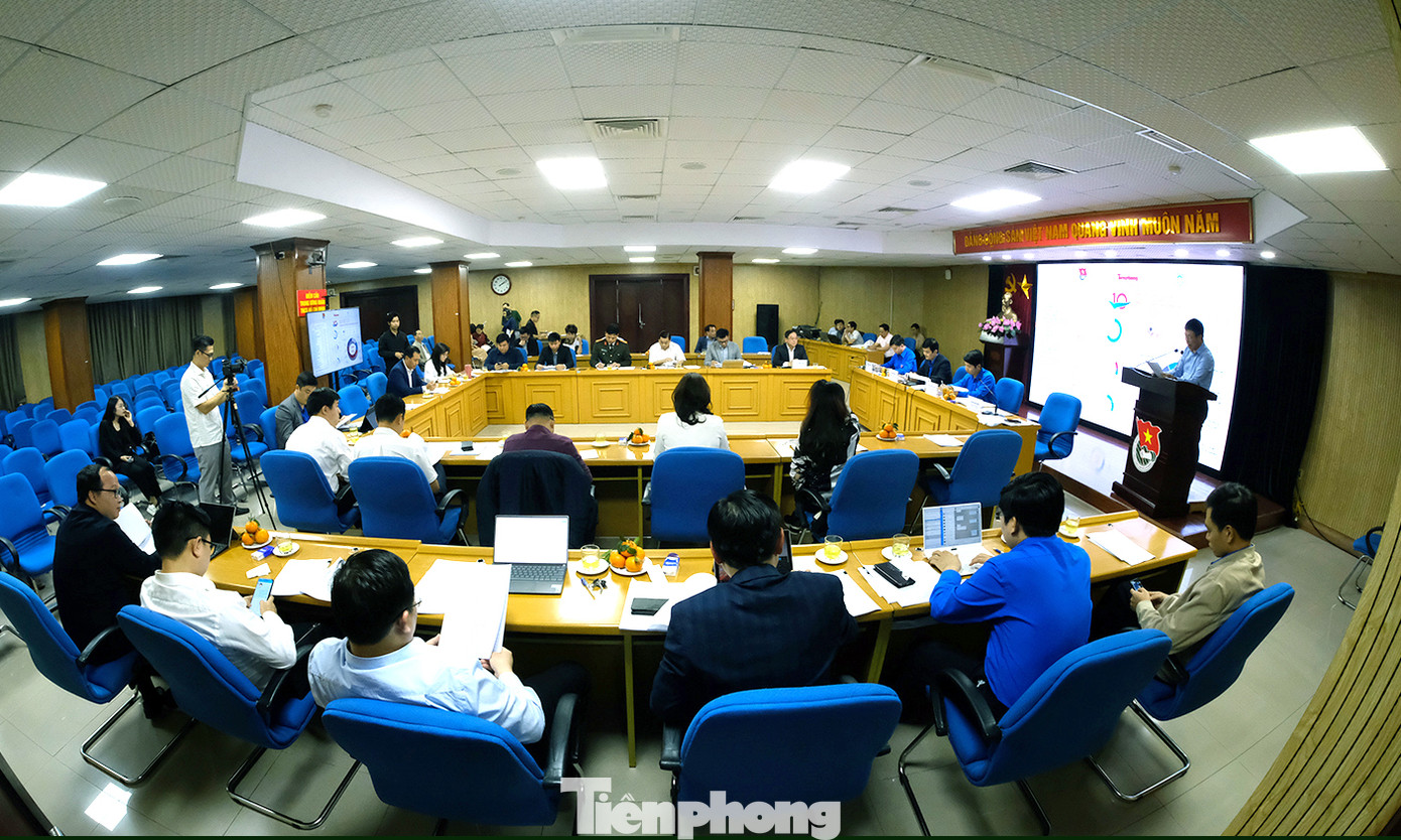 Quang cảnh họp Hội đồng xét tặng Giải thưởng Gương mặt trẻ Việt Nam tiêu biểu năm 2022 lần thứ hai. Ảnh: Hoàng Mạnh Thắng